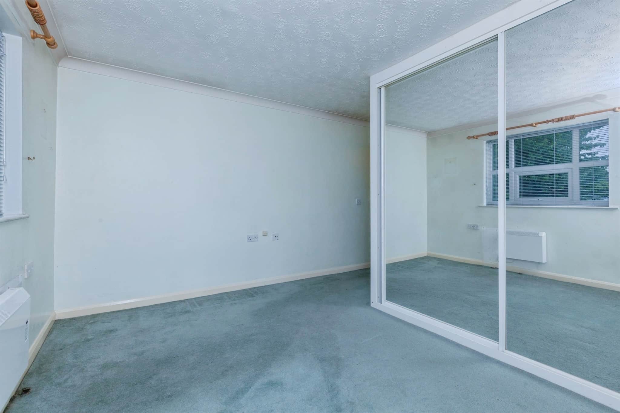 Property at Winterburn Gardens, Whetstone, Leicester