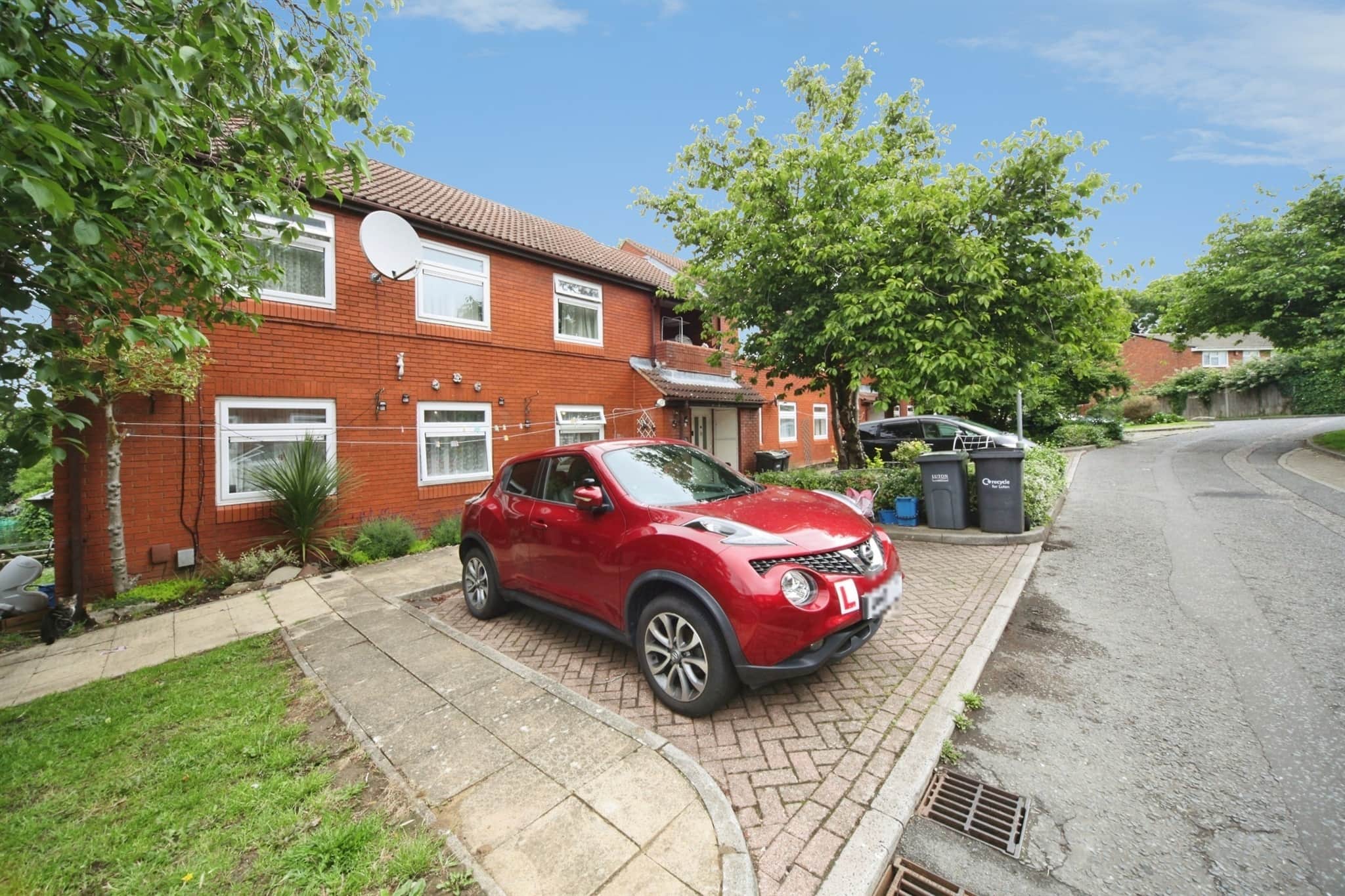 Property at Wolston Close, Luton