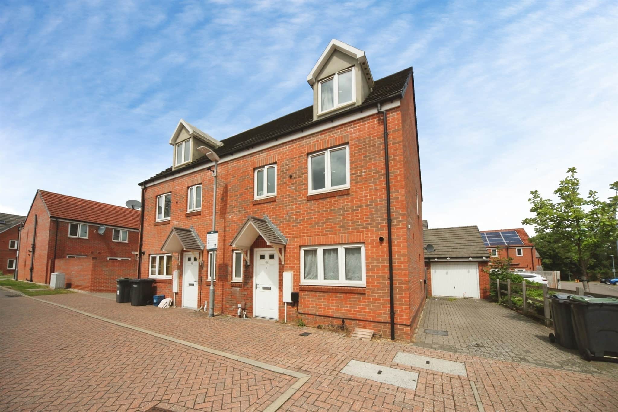 Property at Guardian Way, Luton