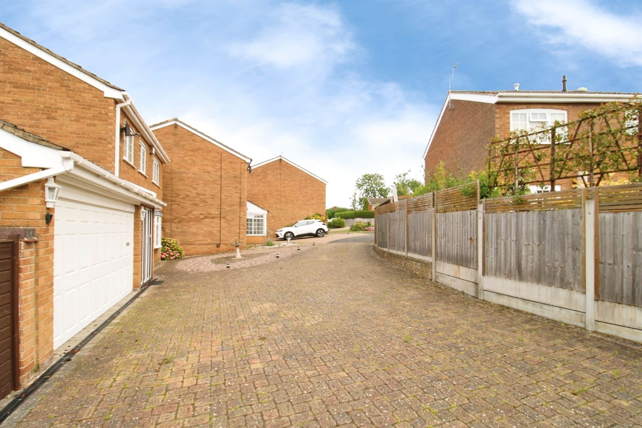 Property at Ledbury Close, Oadby, Leicester