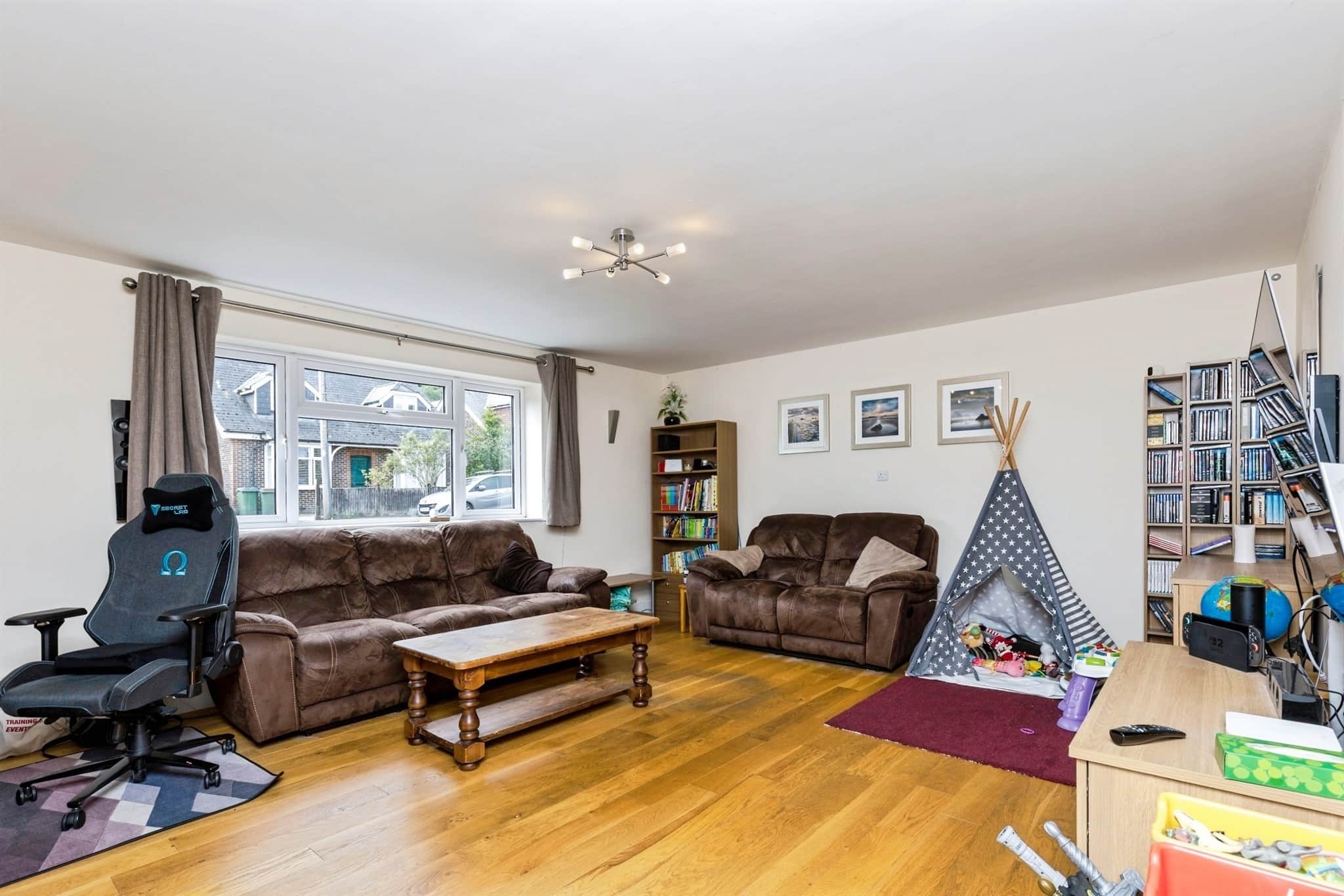 Property at Daux Avenue, Billingshurst