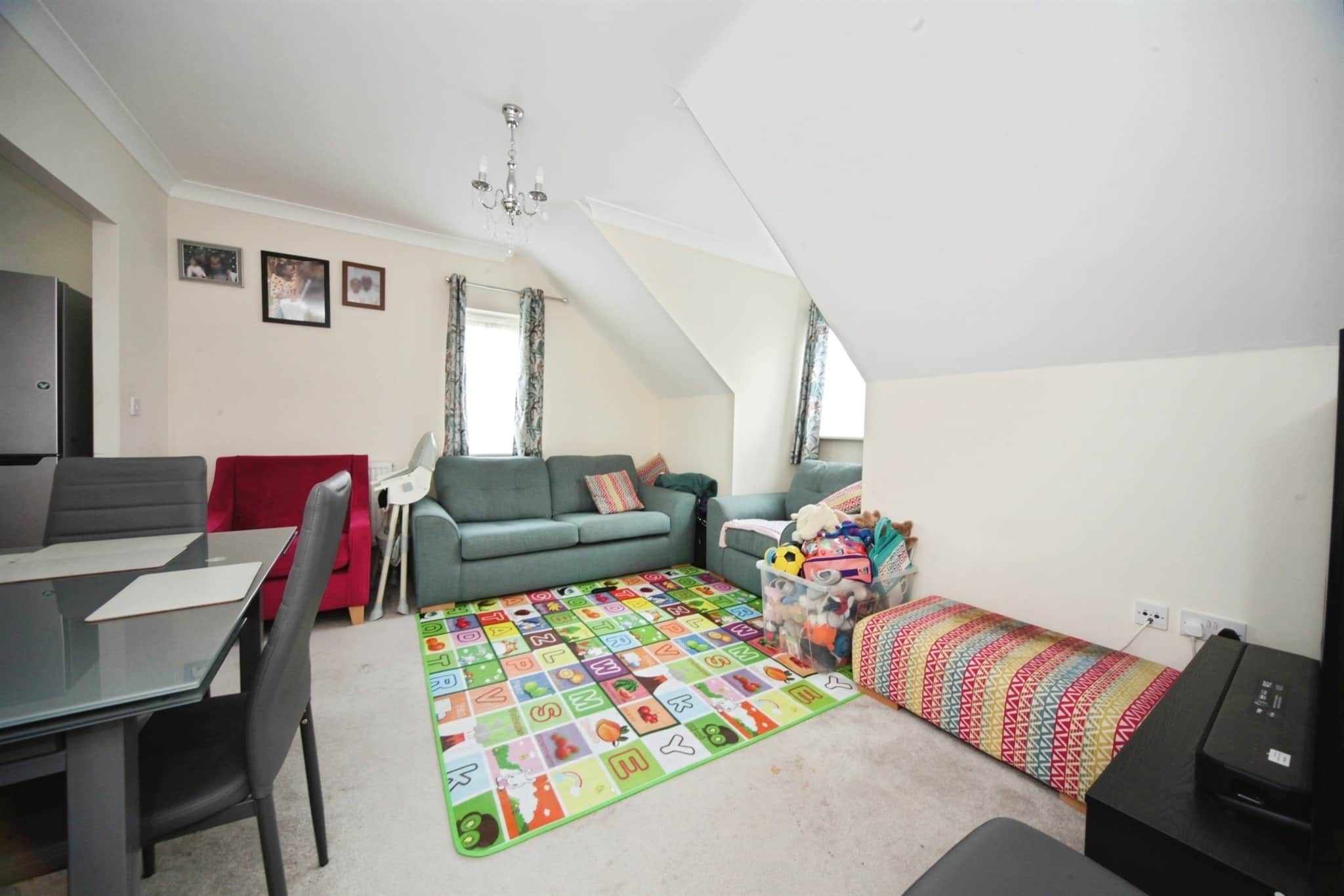 Property at The Wickets, Luton