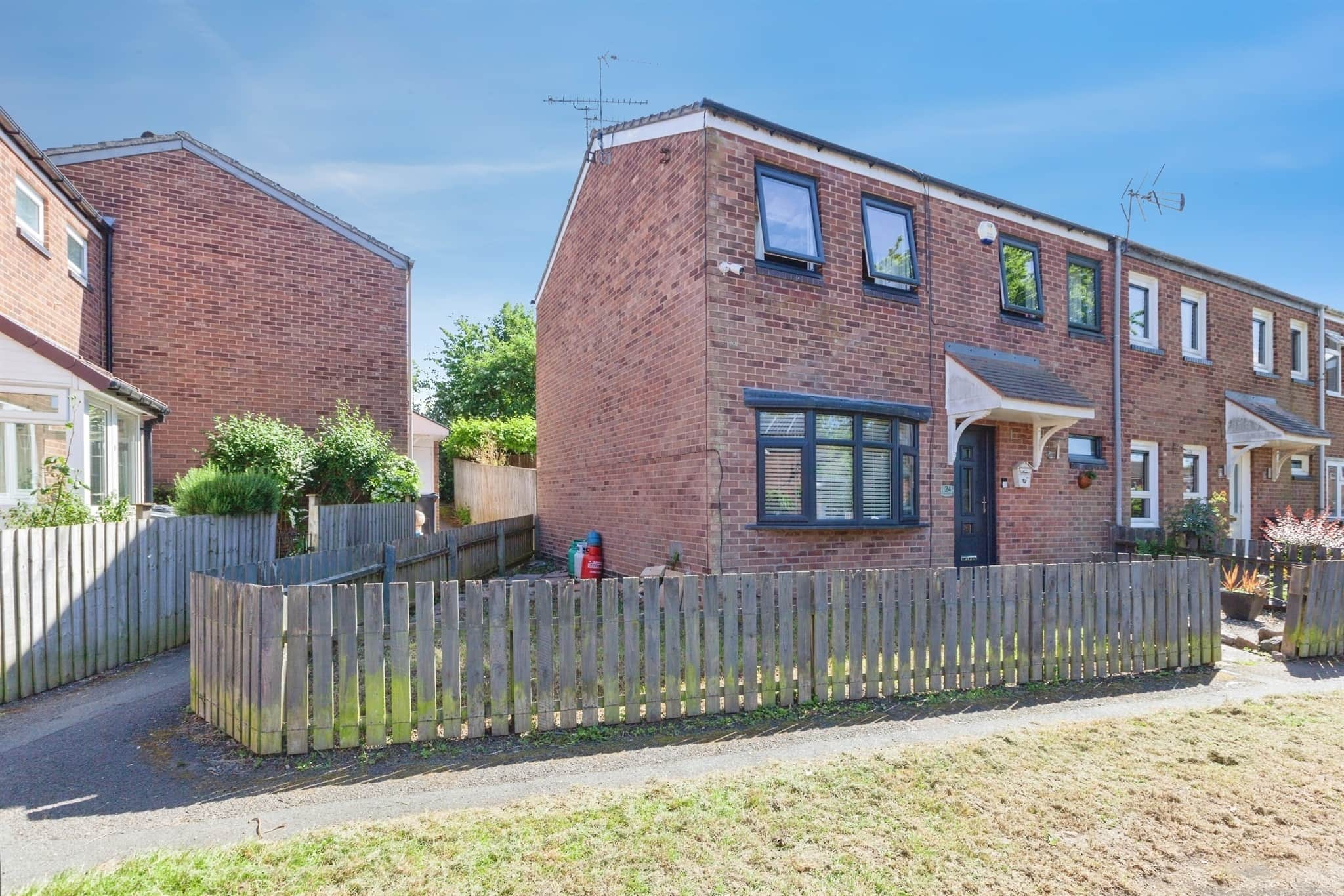 Property at Hopyard Close, Leicester