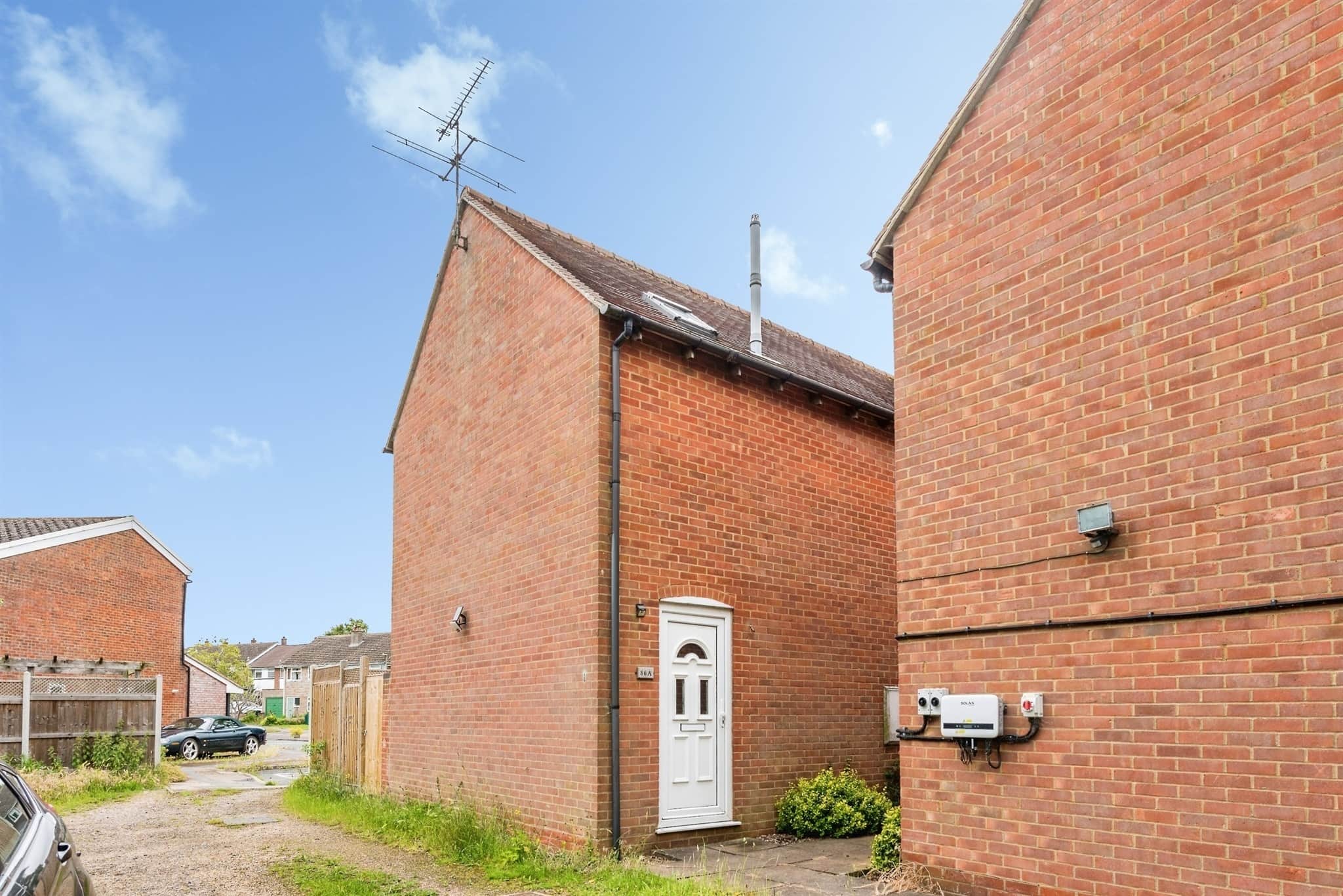 Property at Coombe Hill Crescent, Thame
