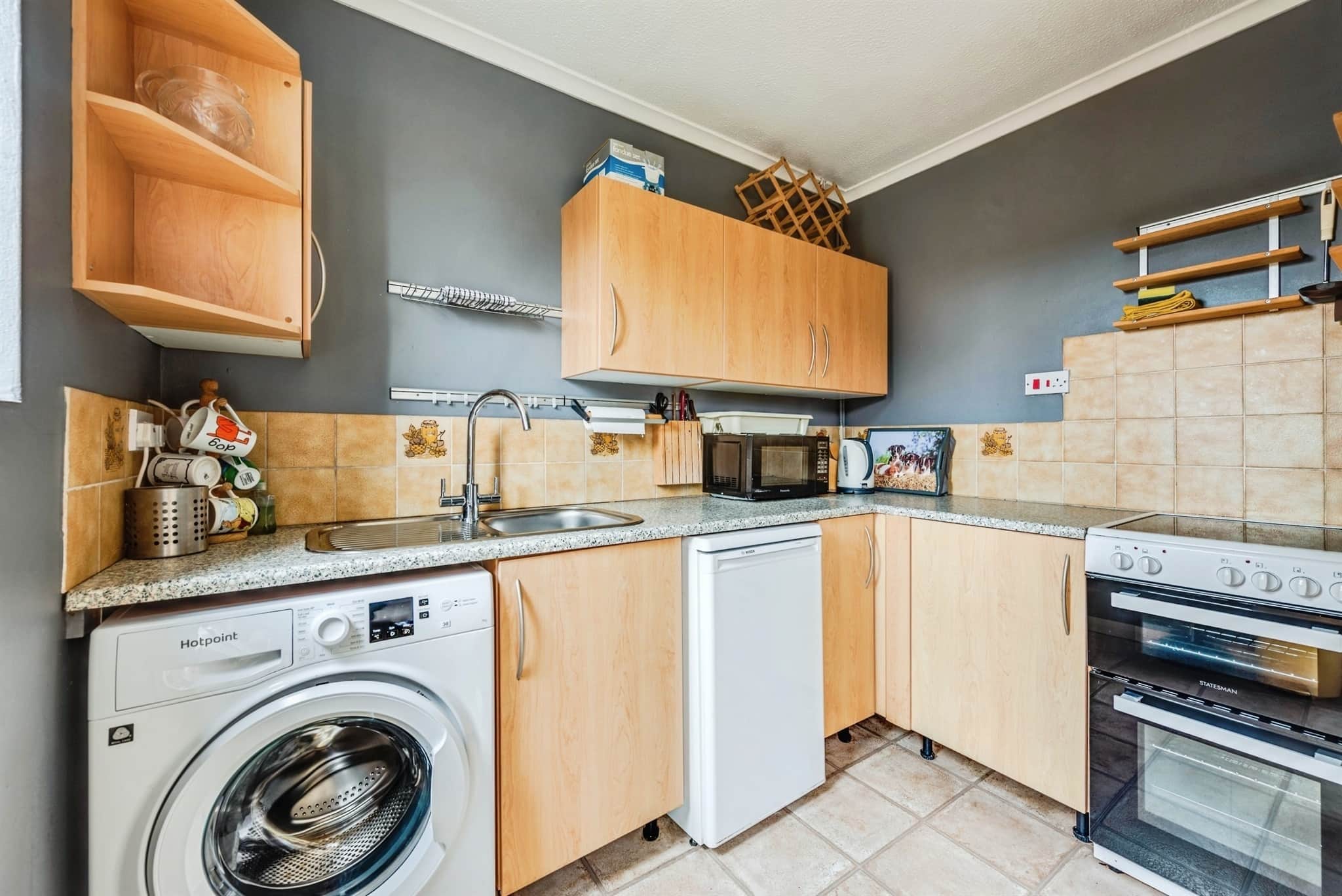 Property at Coombe Hill Crescent, Thame