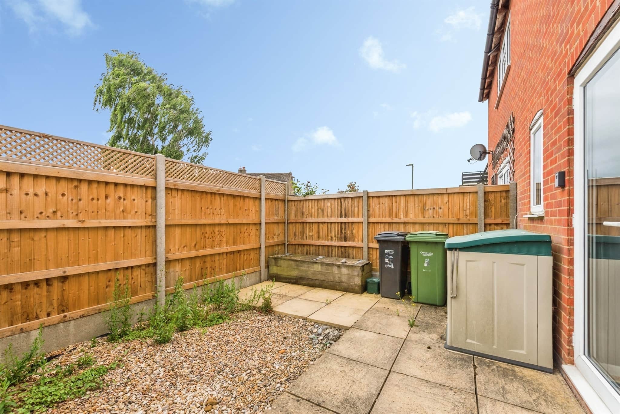Property at Coombe Hill Crescent, Thame