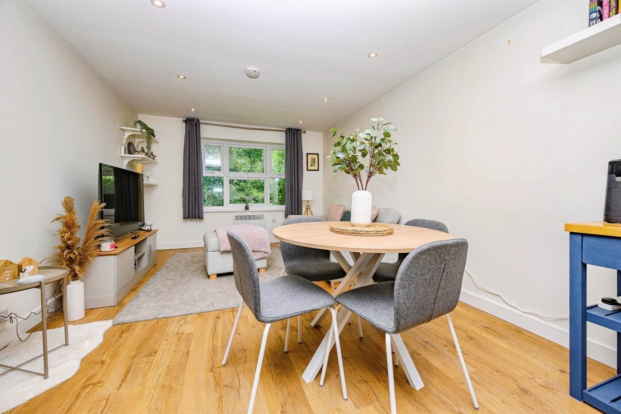 Property at Windsor Close, Bovingdon, Hemel Hempstead
