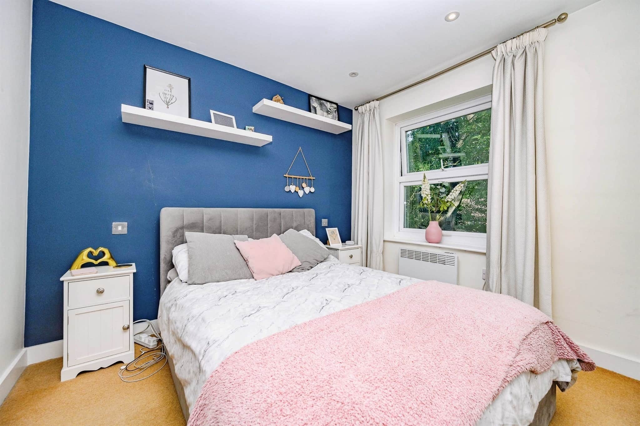 Property at Windsor Close, Bovingdon, Hemel Hempstead