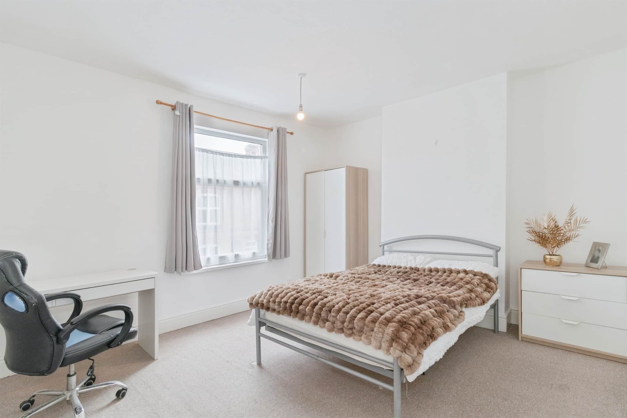 Property at Avenue Road Extension, Leicester