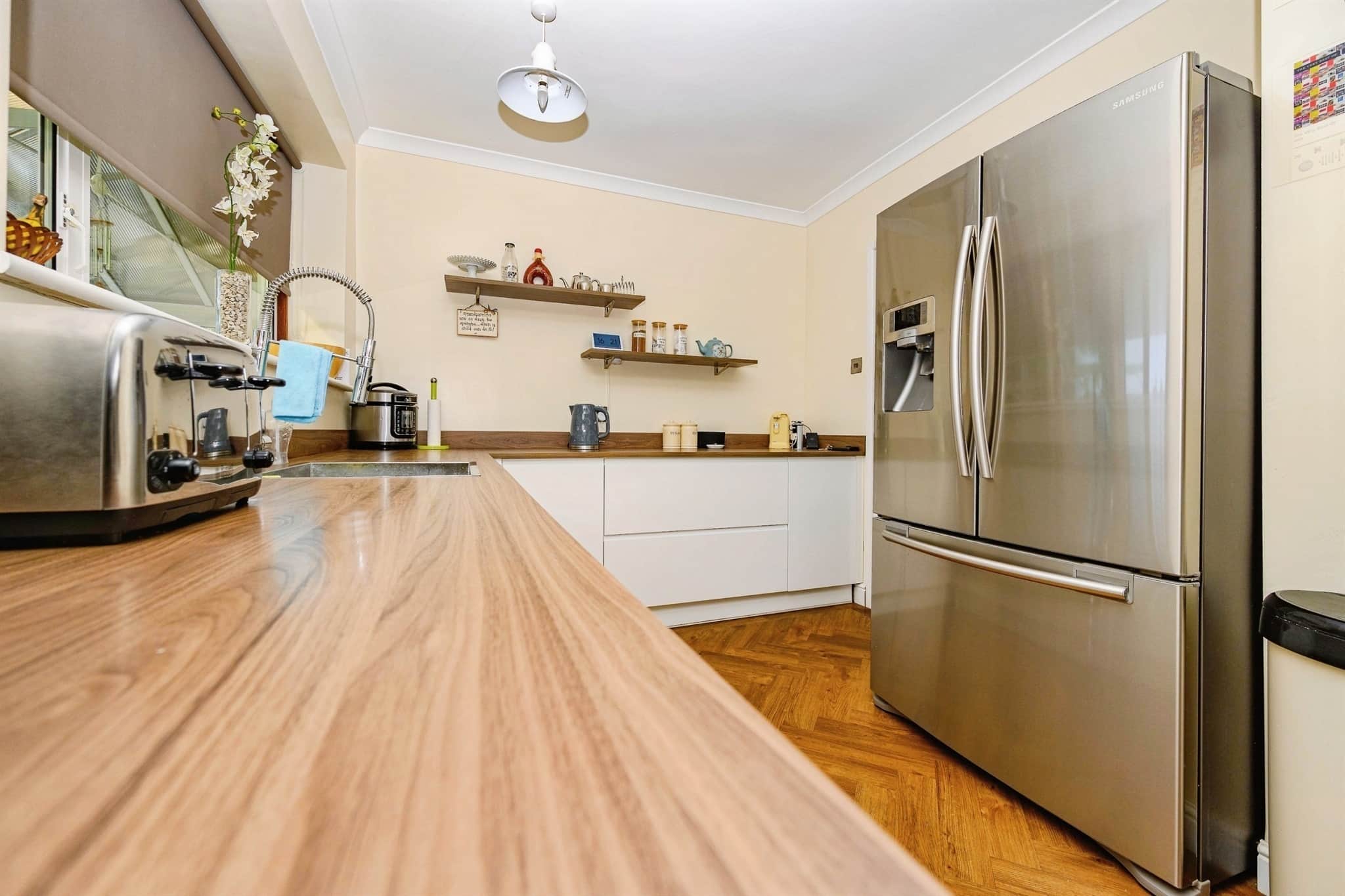 Property at Hillview Crescent, Luton