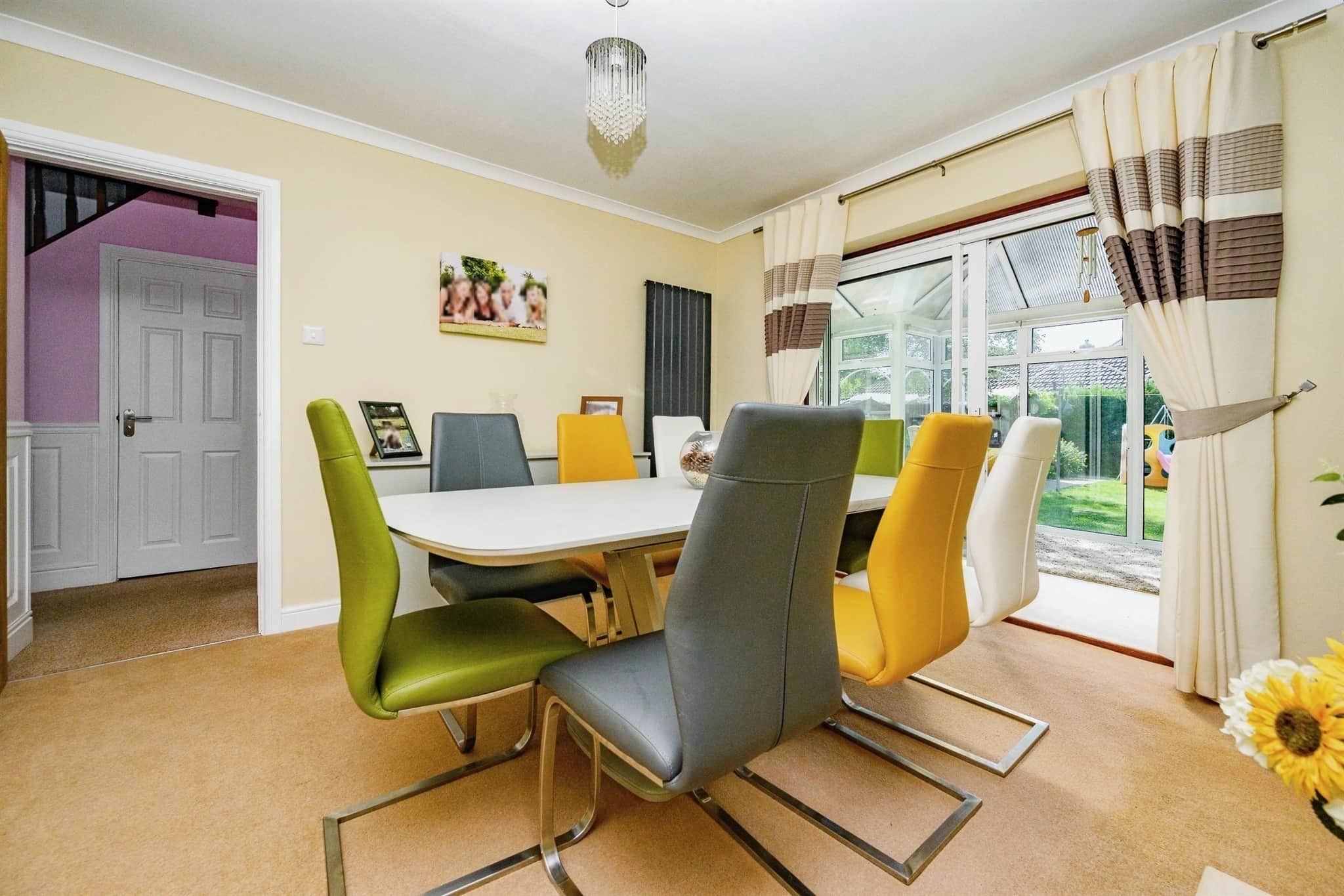 Property at Hillview Crescent, Luton