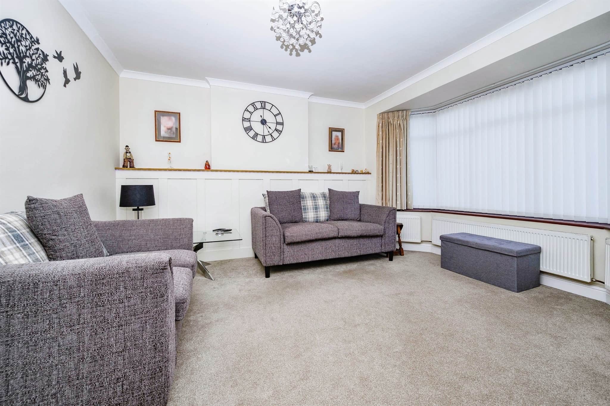 Property at Hillview Crescent, Luton