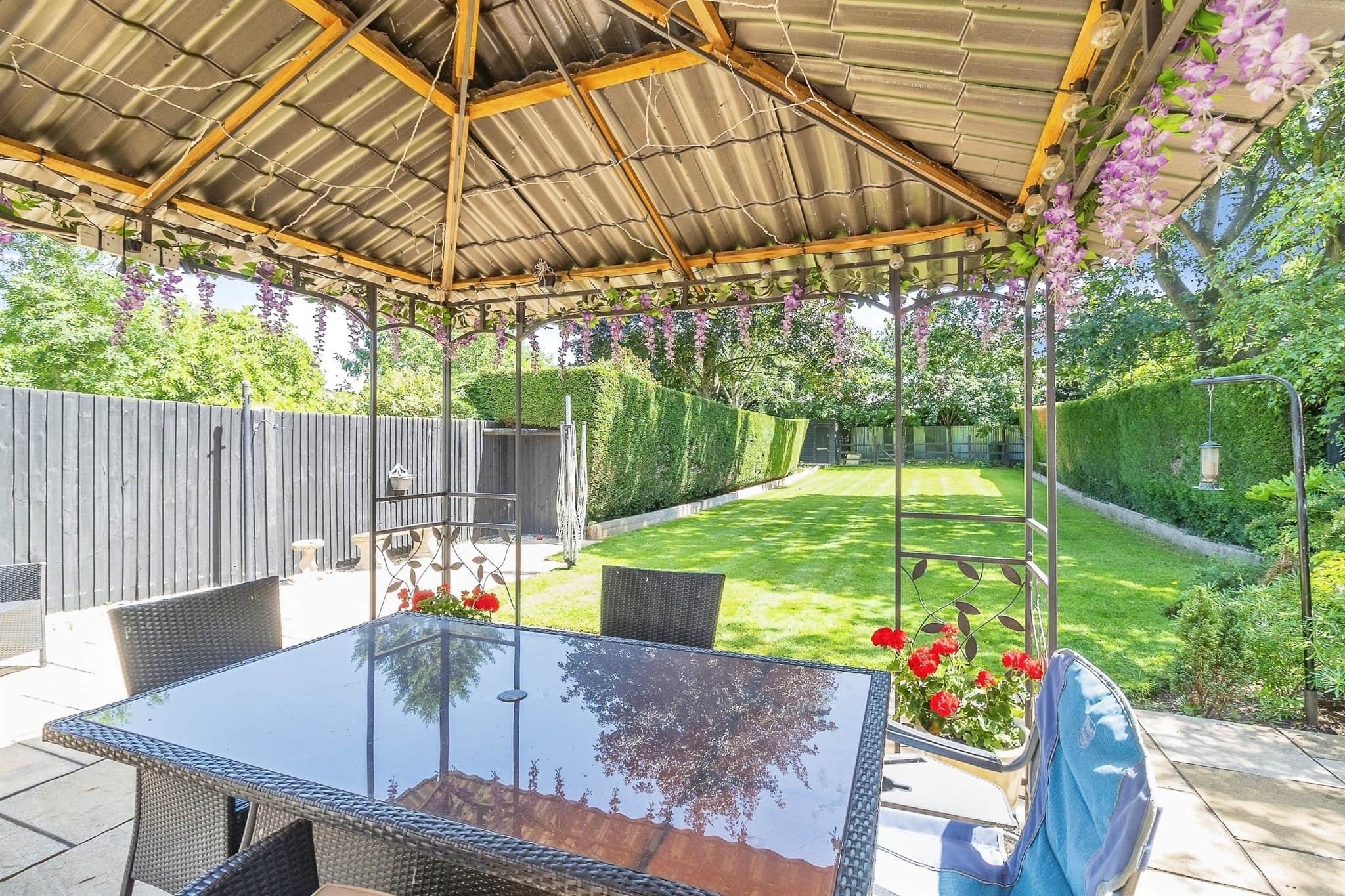 Property at Grovebury Road, Leighton Buzzard
