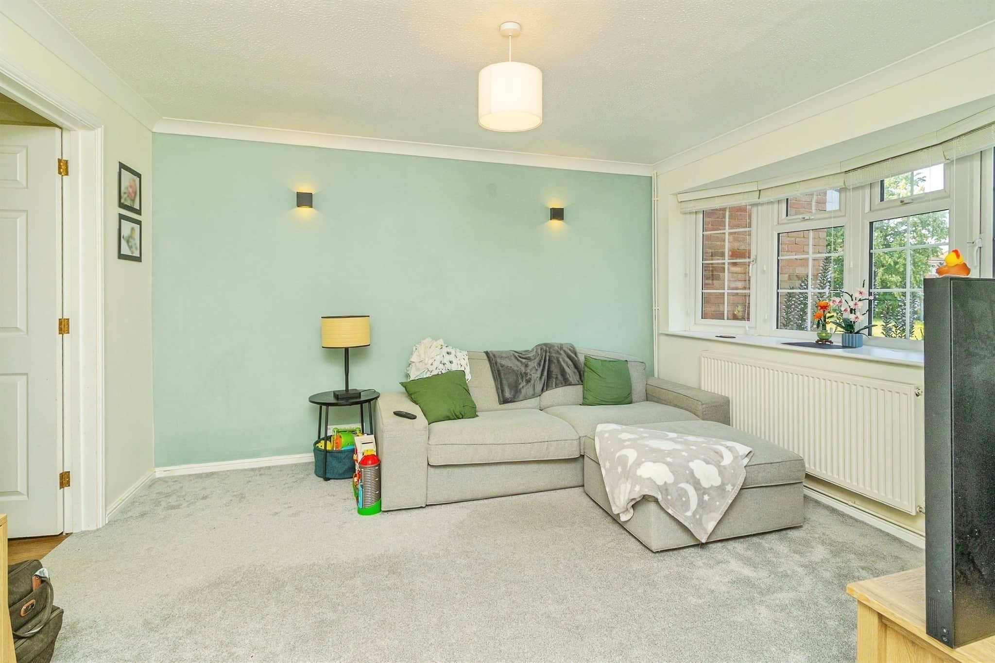 Property at Almond Road, Leighton Buzzard