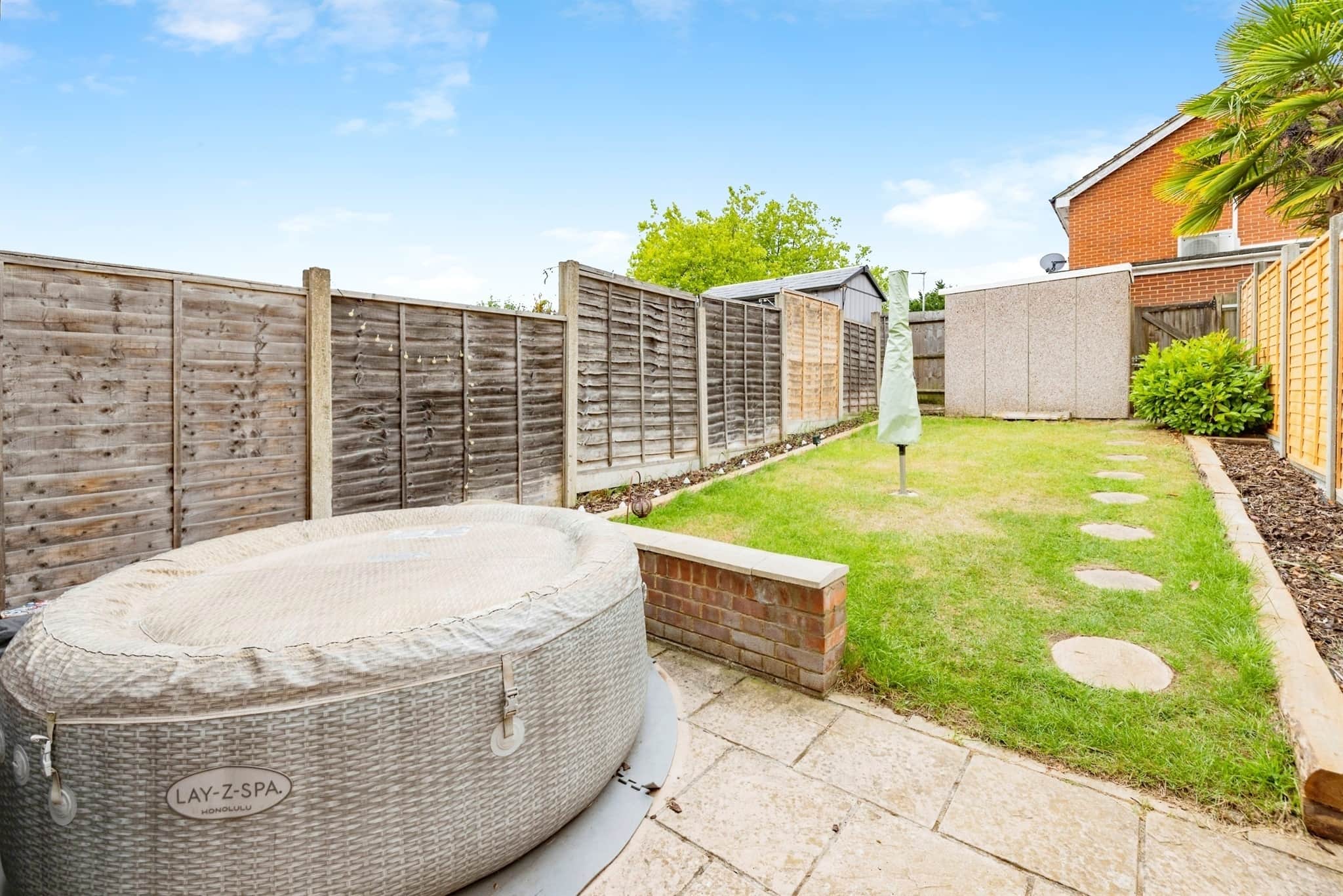 Property at Cooks Mead, Bushey