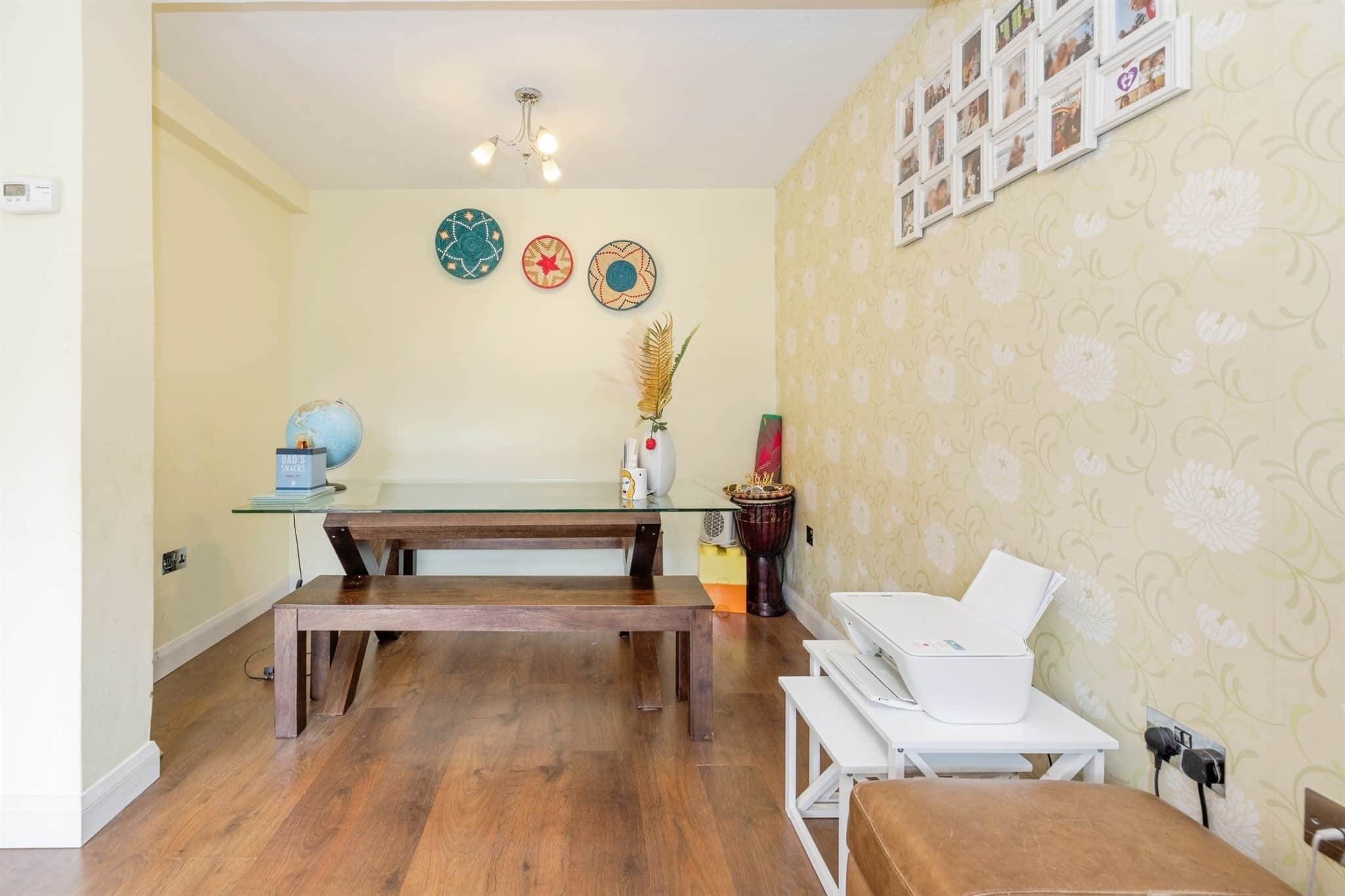Property at Cooks Mead, Bushey