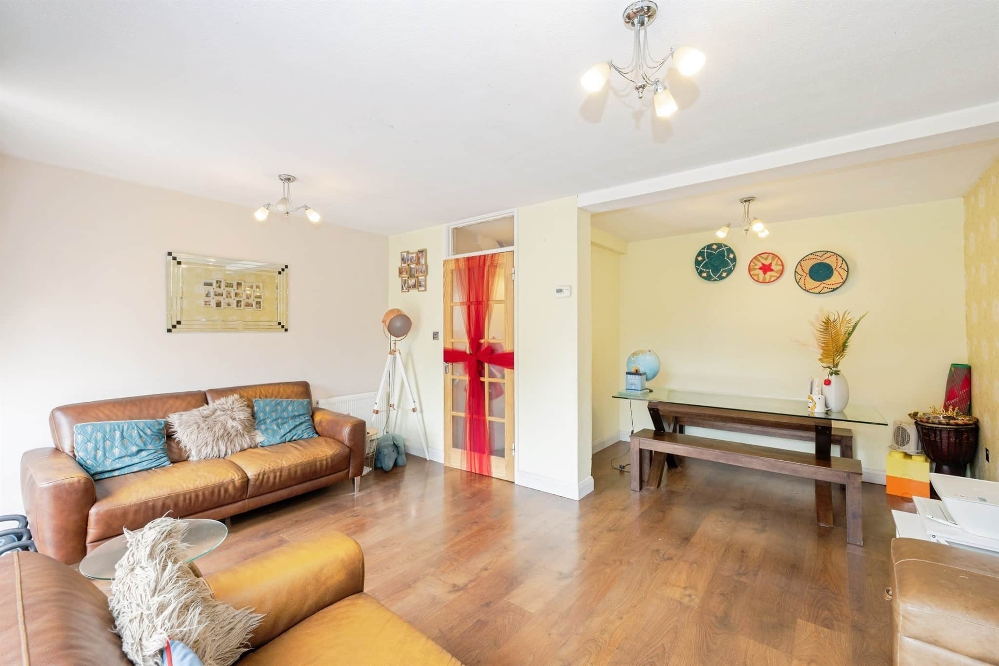 Property at Cooks Mead, Bushey