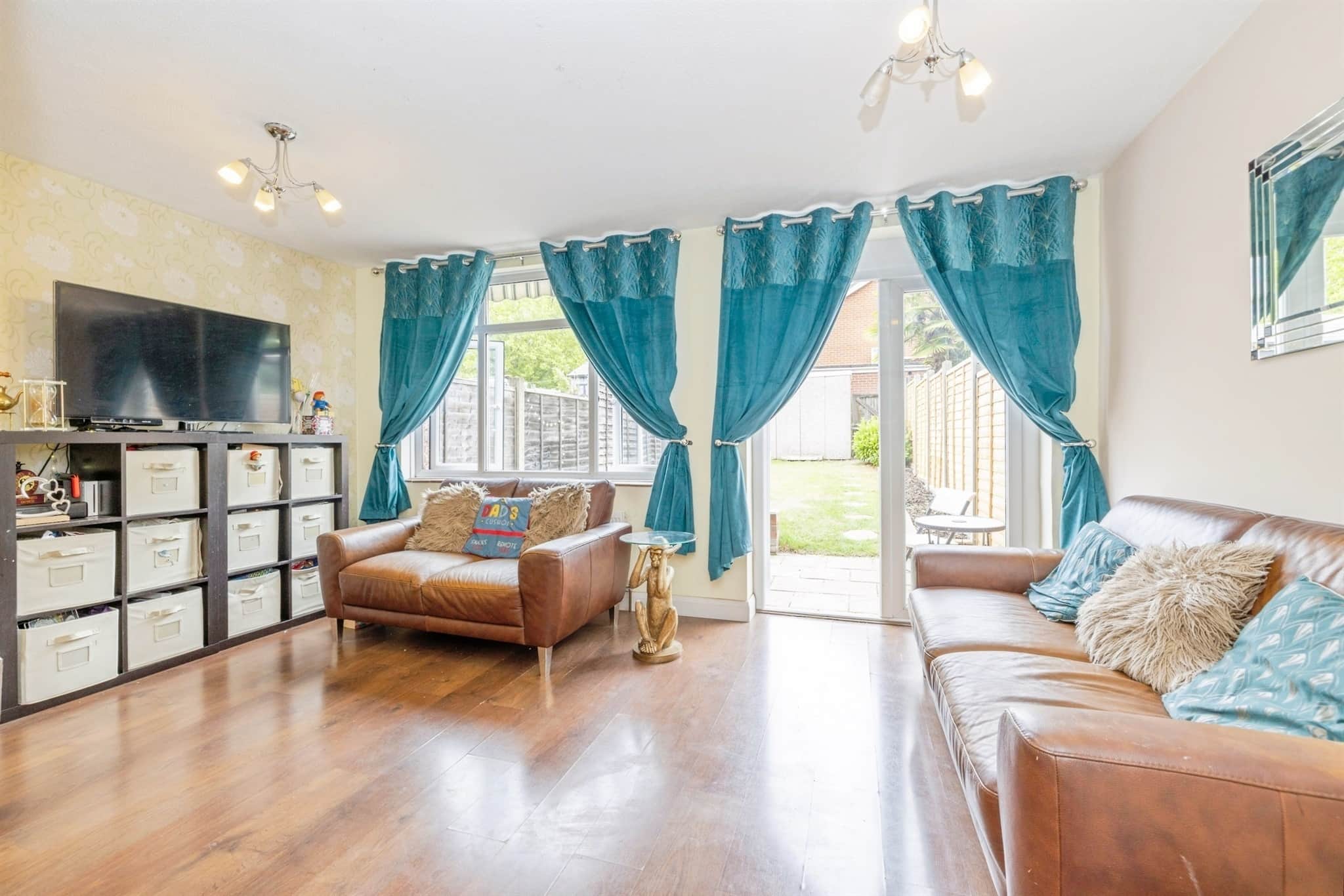 Property at Cooks Mead, Bushey