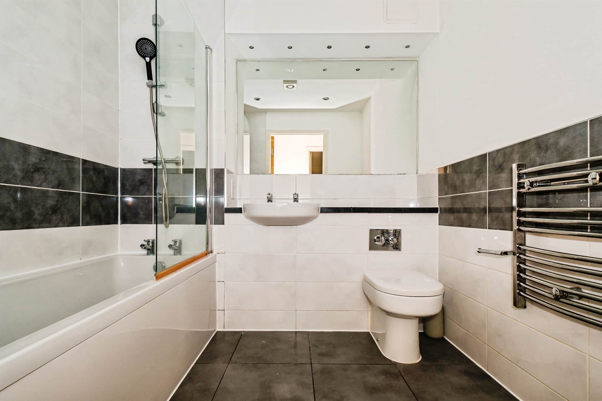 Property at Denne Parade, Horsham