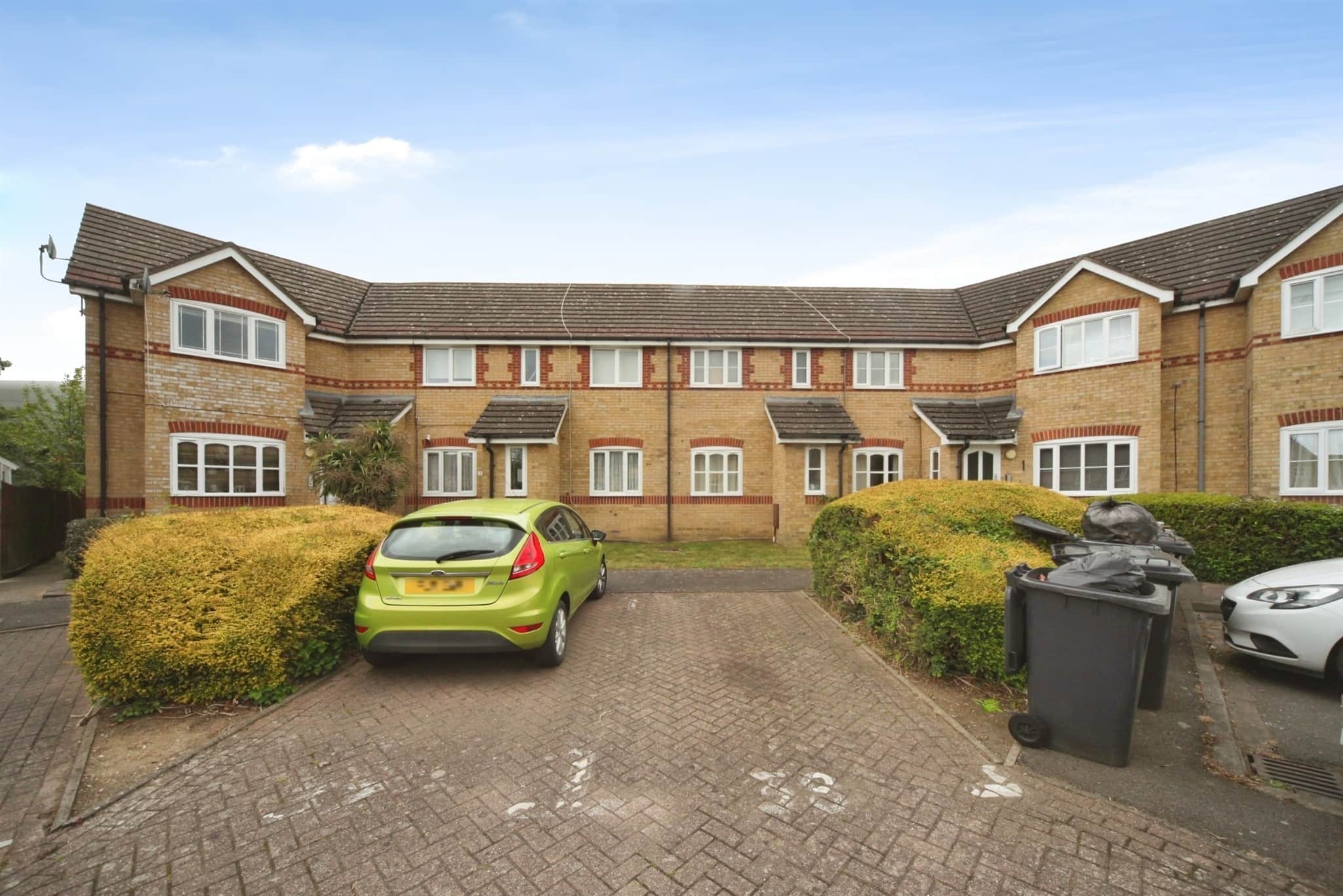 Property at Larkspur Gardens, Luton