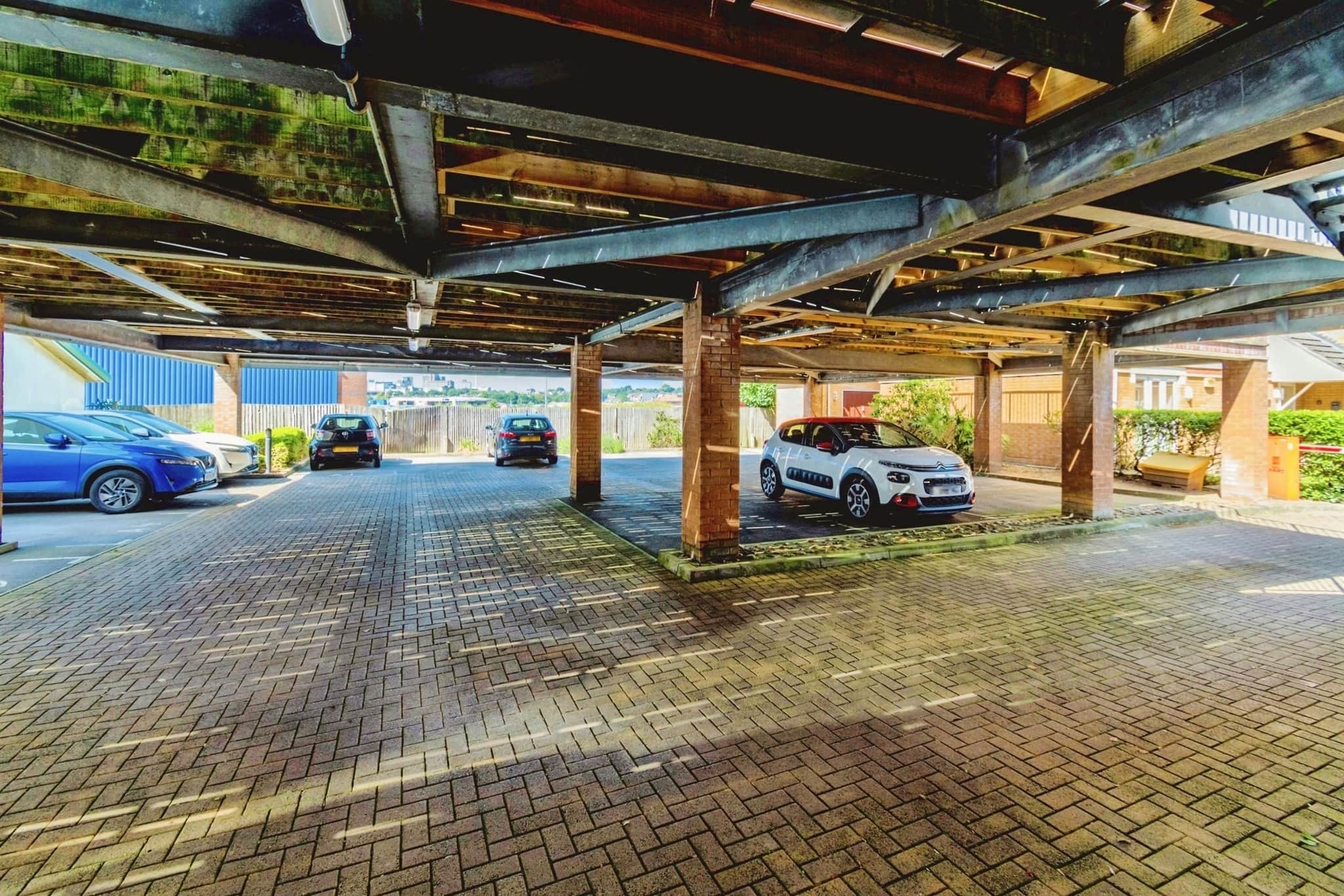 Property at Hawkeswood Road, Southampton