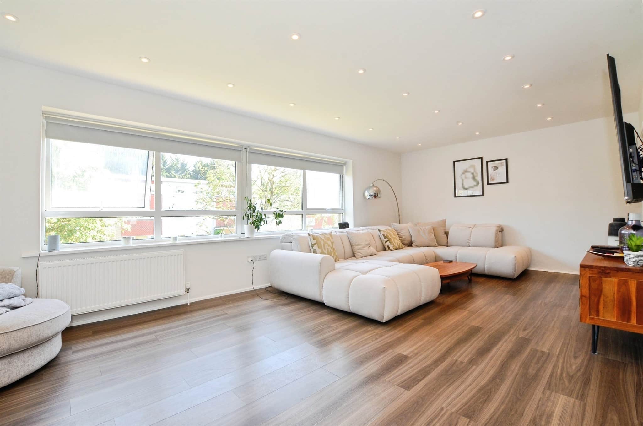 Property at The Four Tubs, Bushey