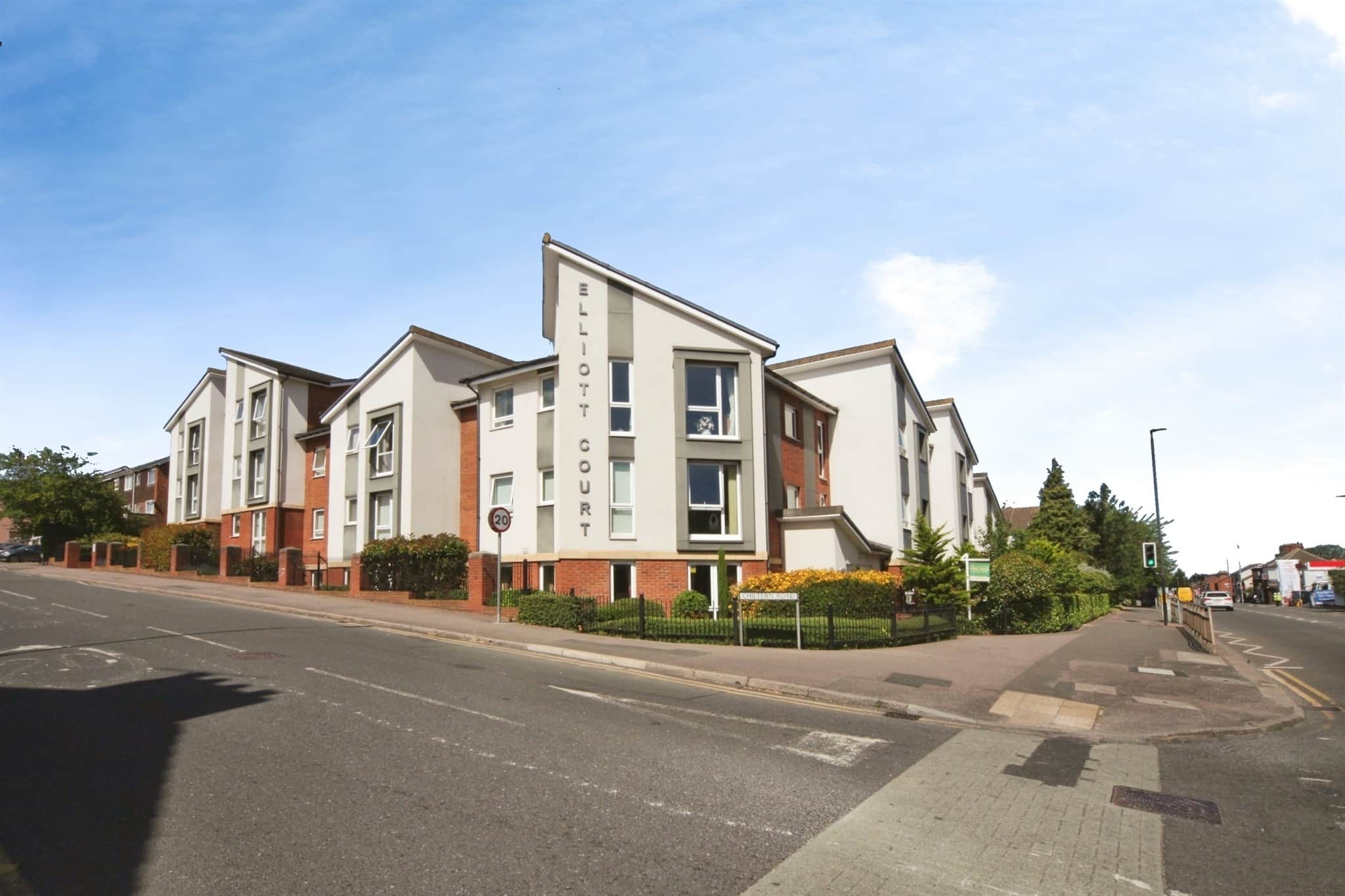 Property at High Street North, Dunstable