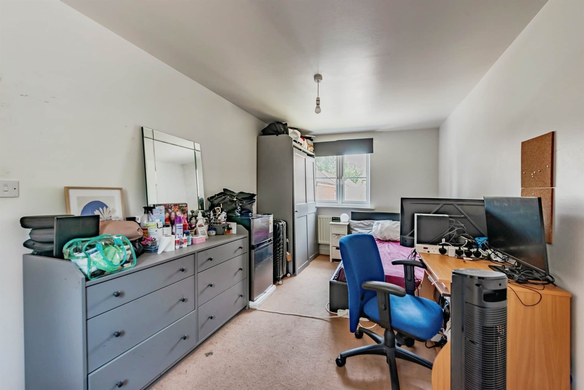 Property at Kingsfield Way, Redhill