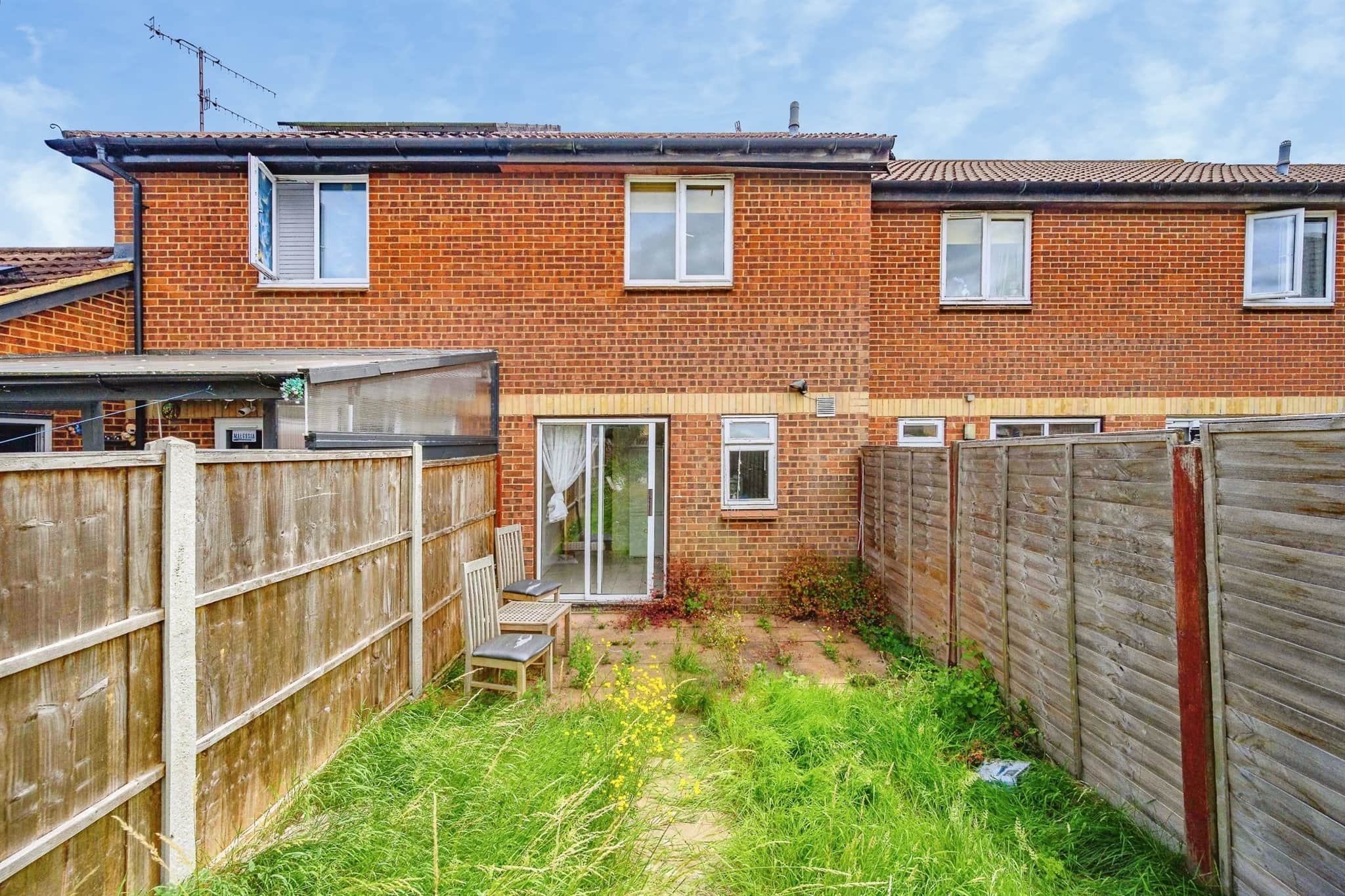 Property at Elveden Close, Luton
