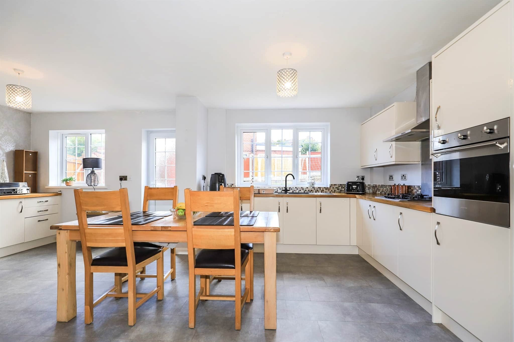 Property at Robert Wynd, Woodcross, Bilston
