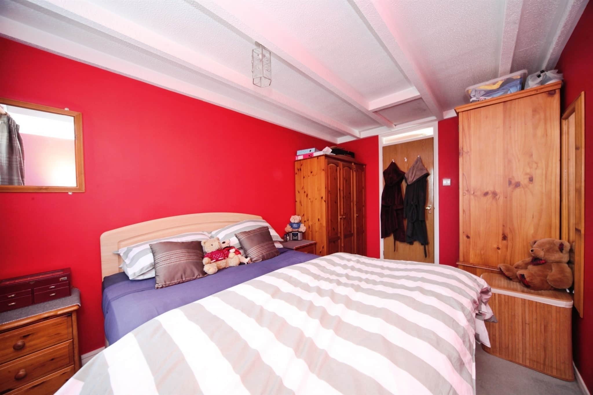 Property at Skua Close, Luton