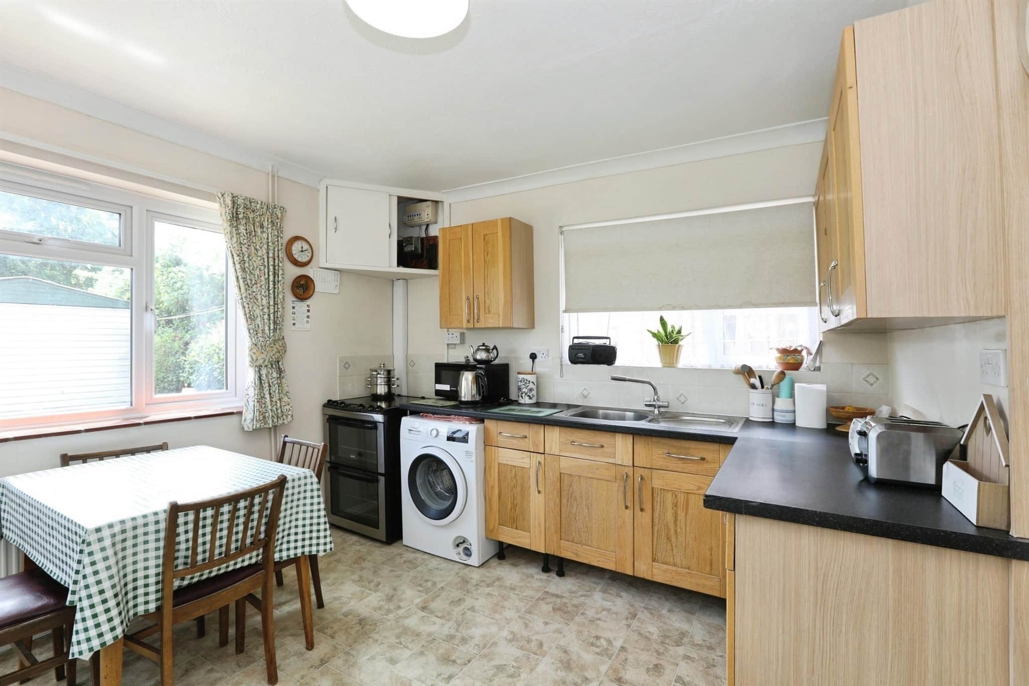 Property at Cavendish Close, Horsham