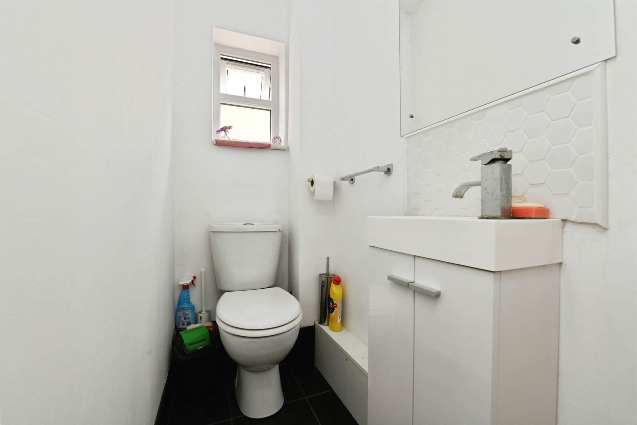 Property at Guernsey Gardens, Wickford