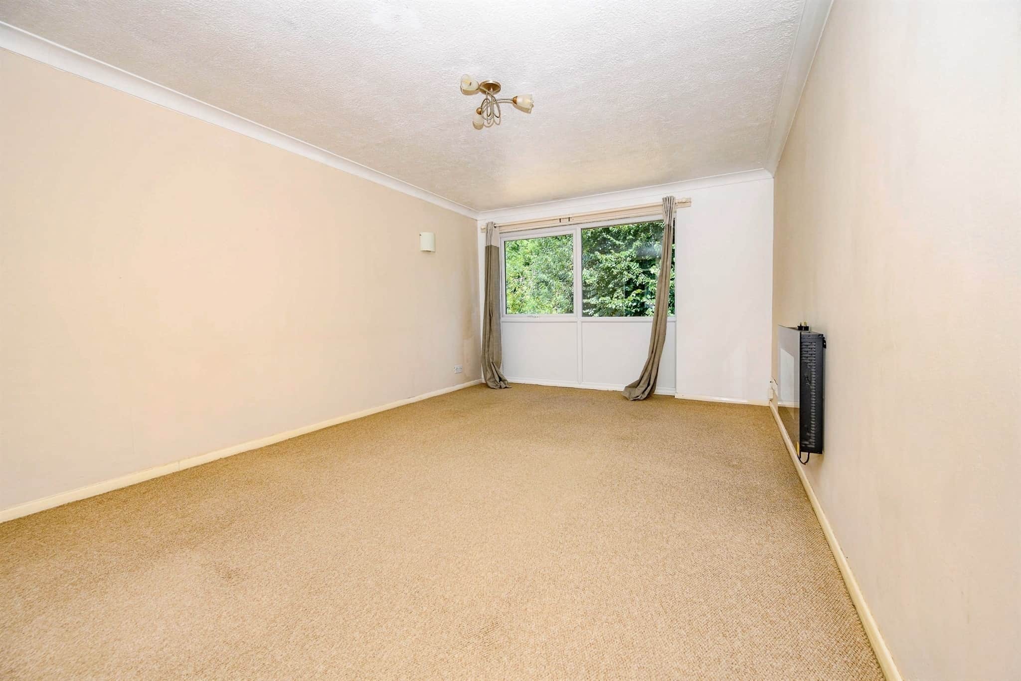 Property at Chenies Court, Hemel Hempstead