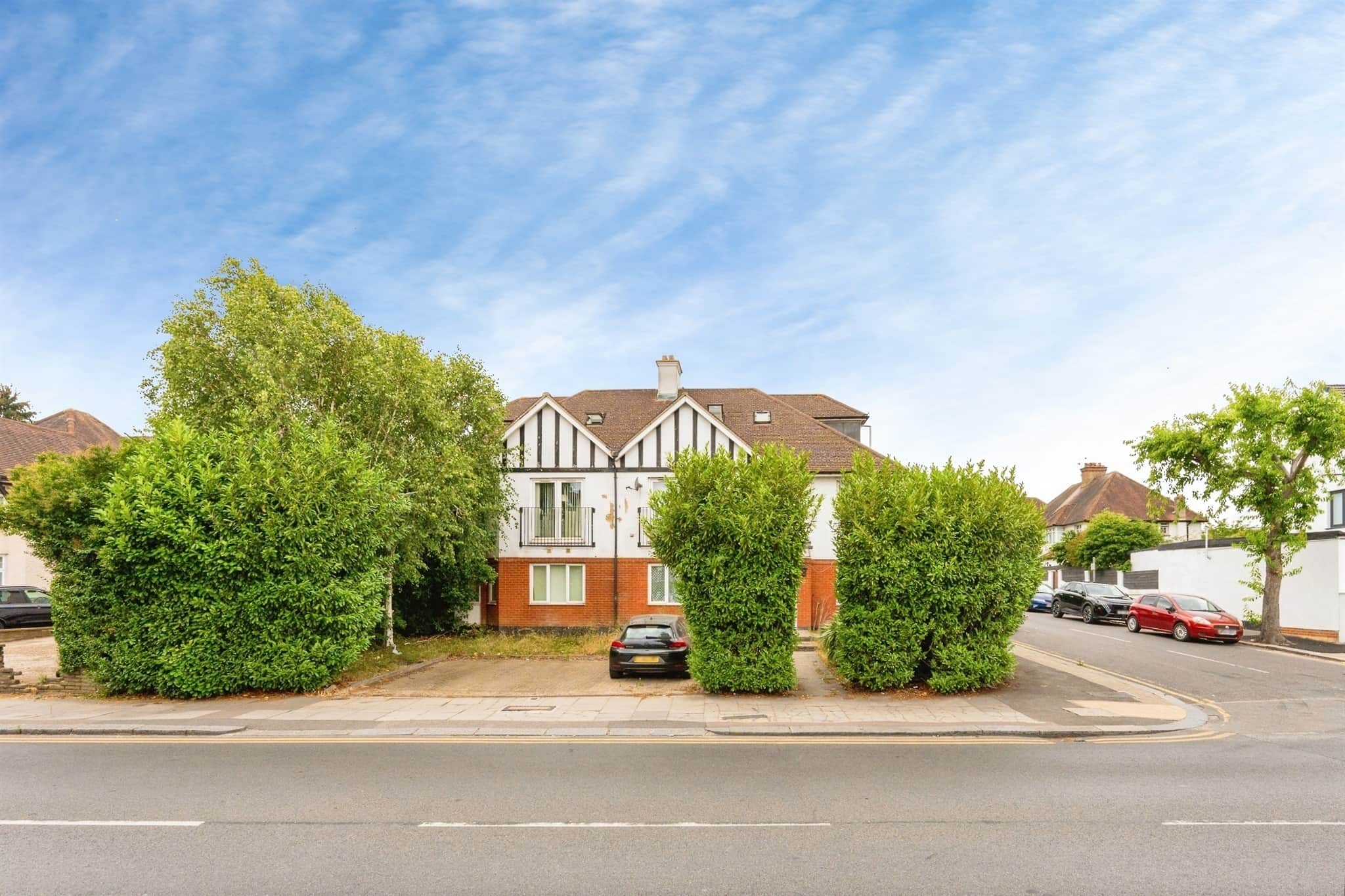Property at Edgwarebury Gardens, Edgware
