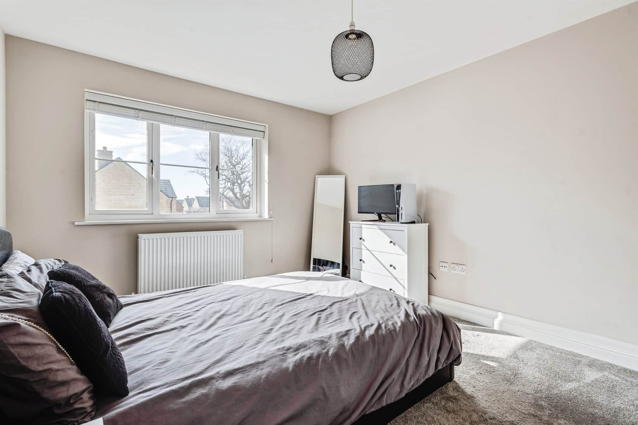 Property at Linden Gardens, Carterton