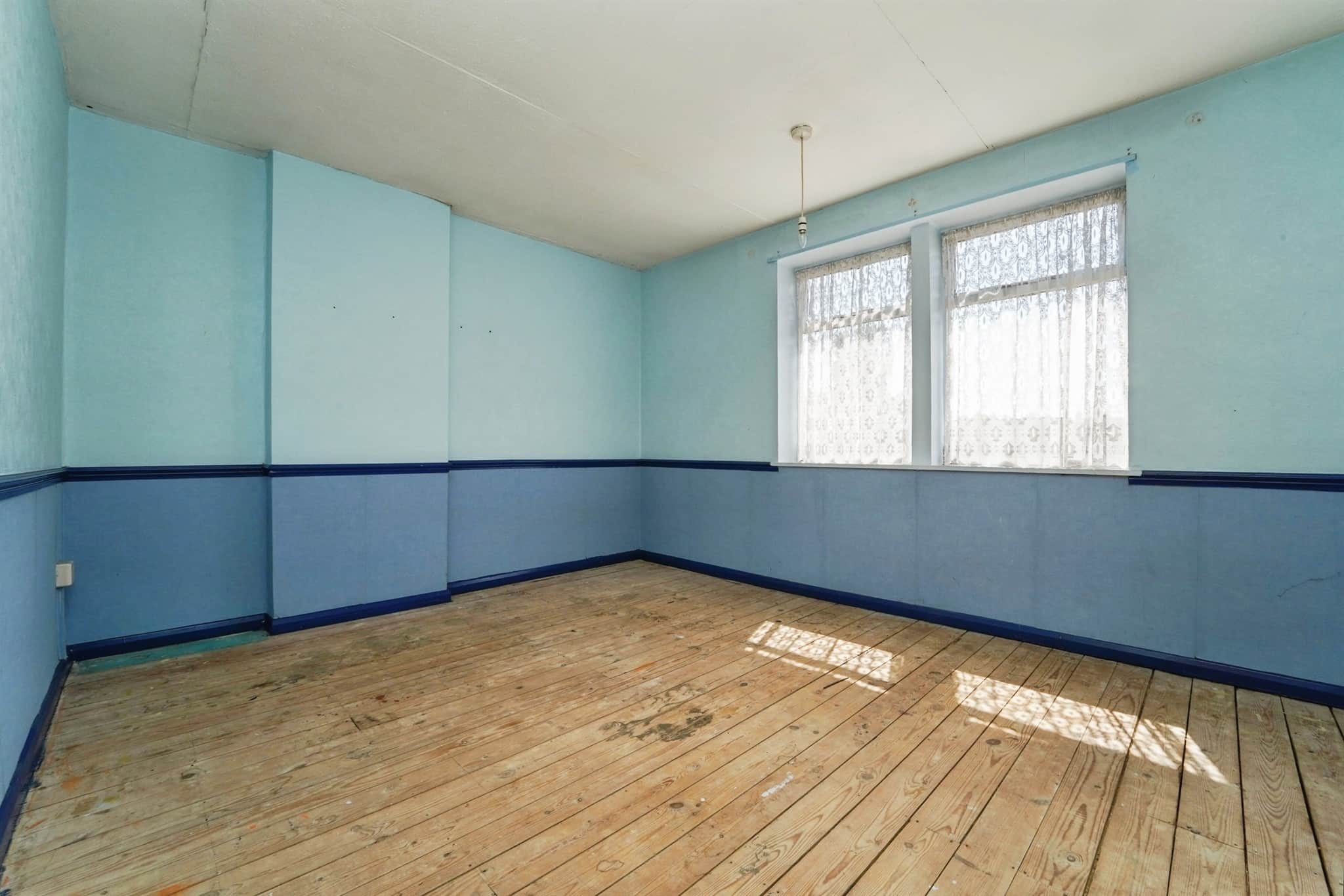 Property at Queens Drive, SWINDON