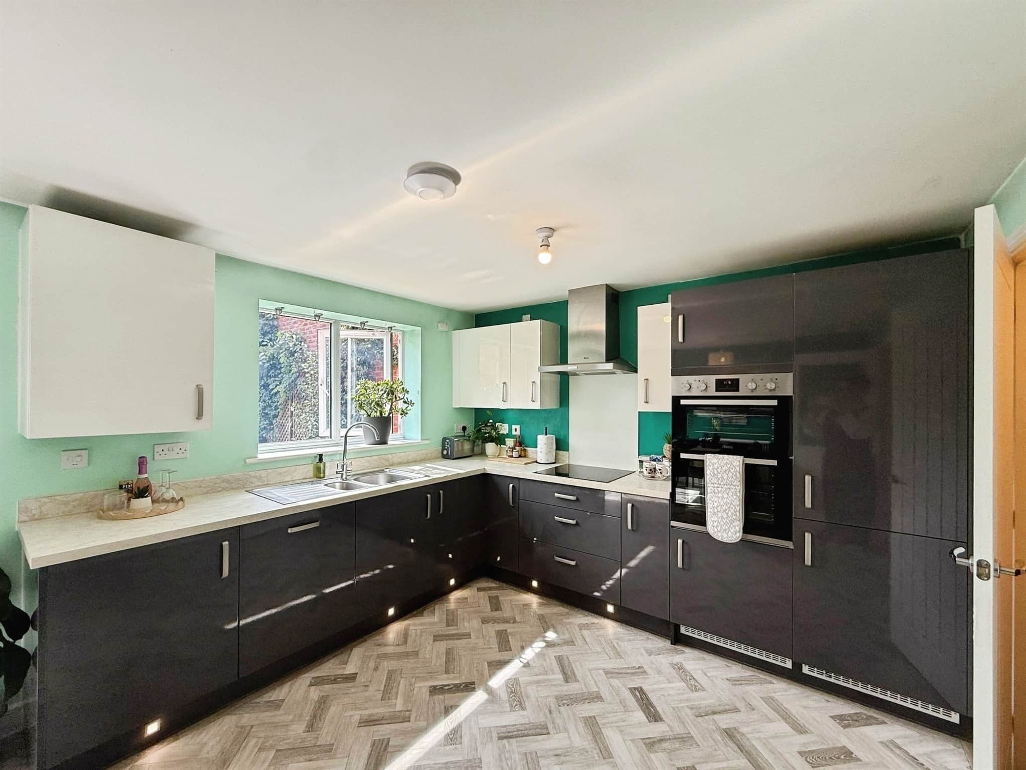Property at Lionheart Avenue, Bishops Tachbrook, Leamington Spa