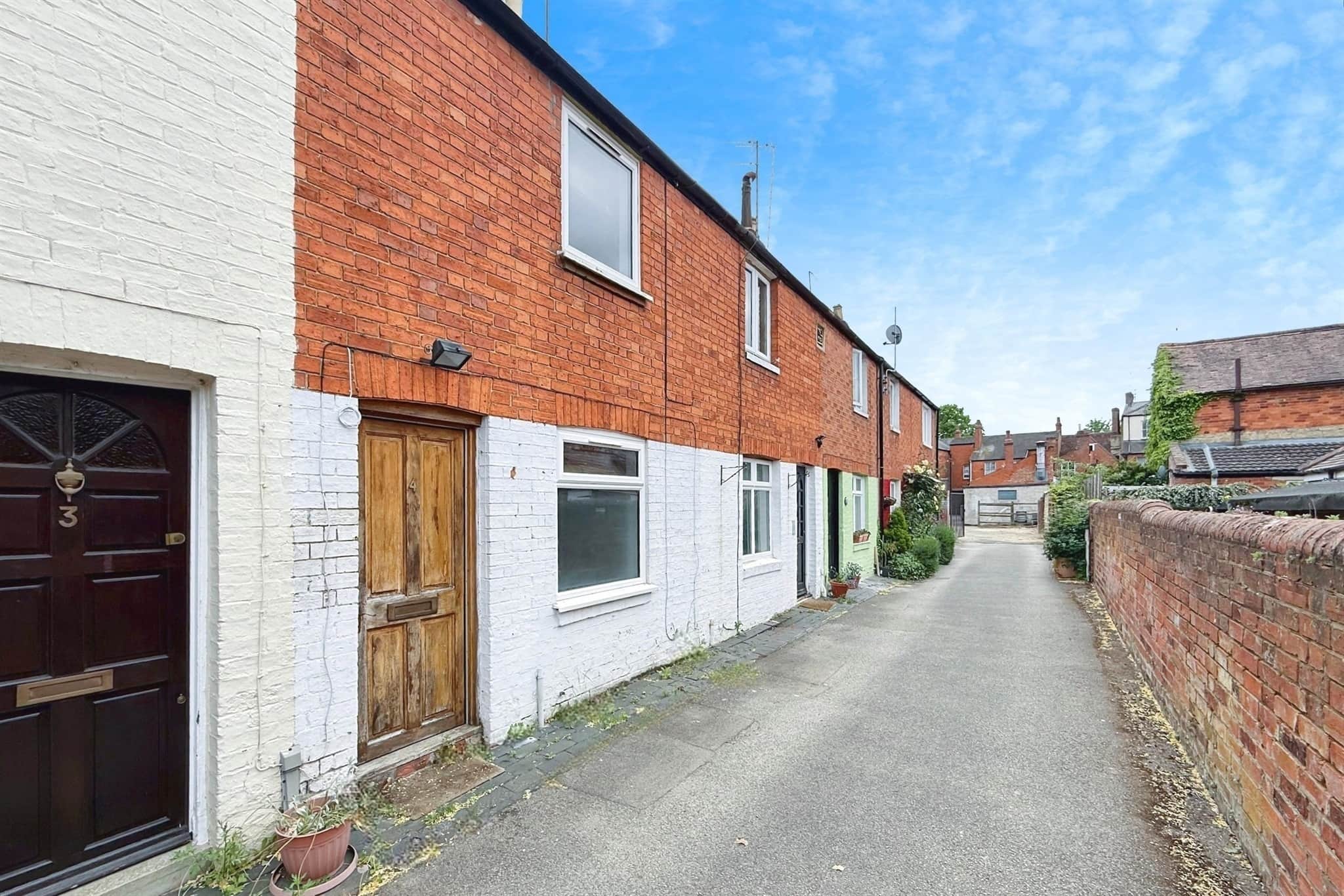 Property at Swan Terrace, Stony Stratford, Milton Keynes
