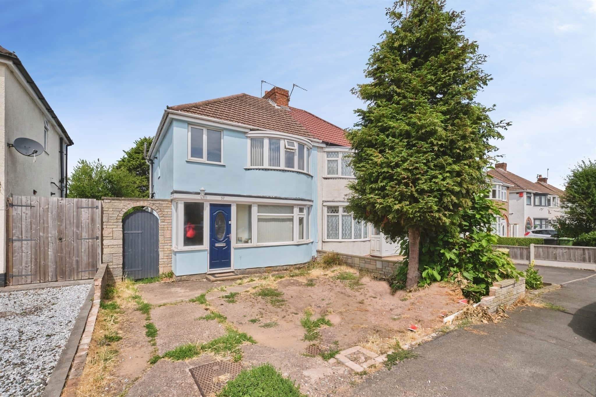 Property at Aldersley Avenue, Claregate, Wolverhampton