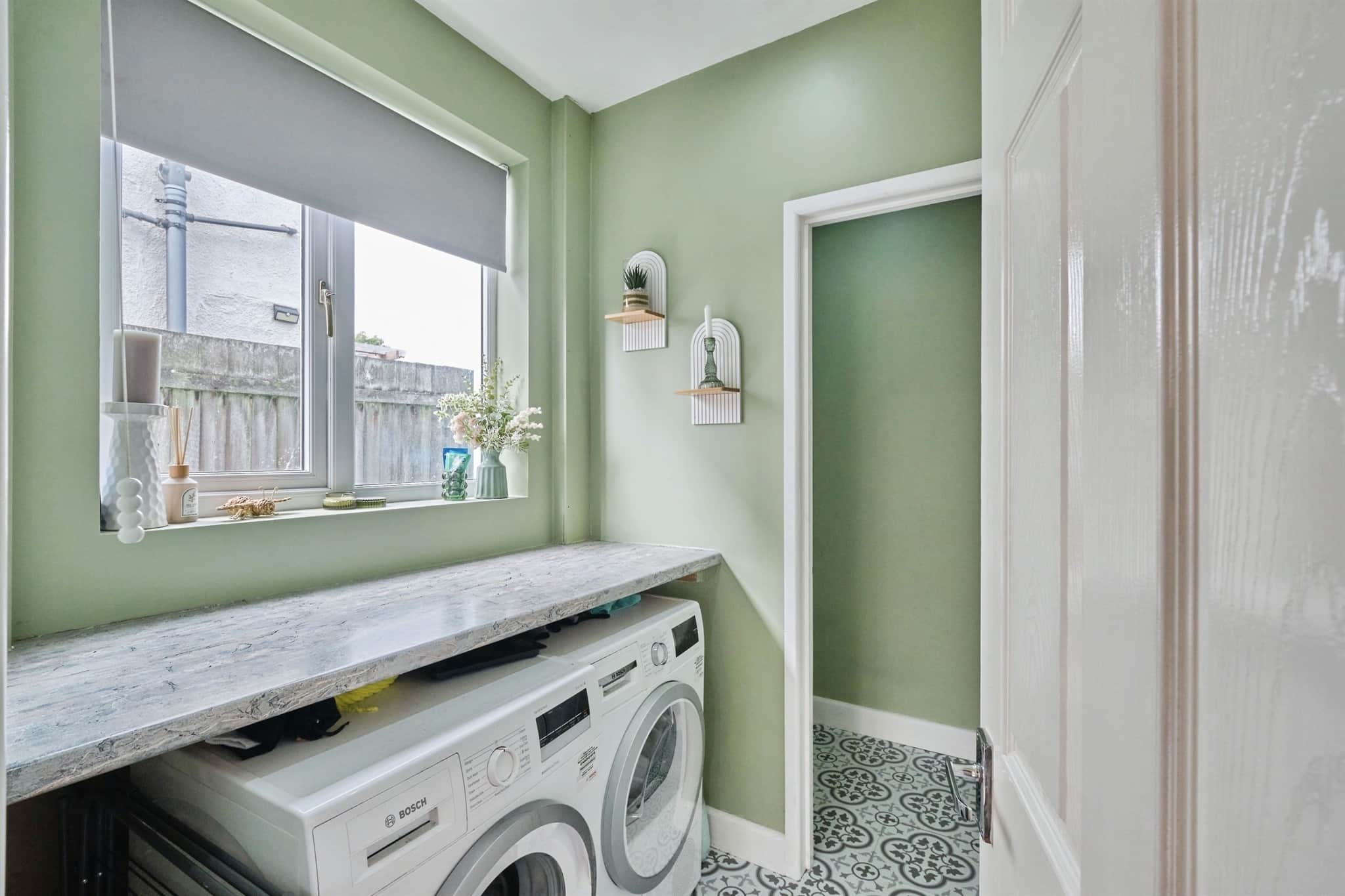 Property at Aldersley Avenue, Claregate, Wolverhampton