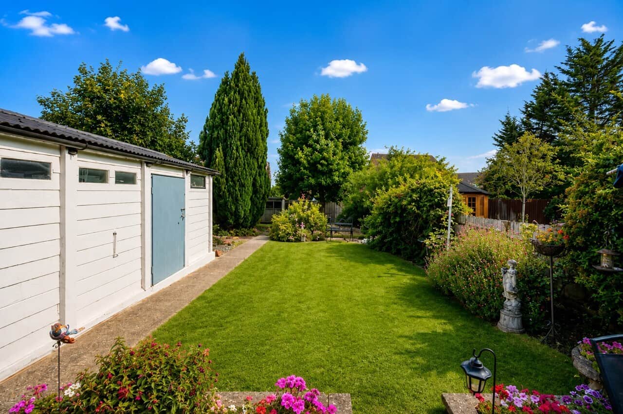Property at Chiswell Green Lane, St. Albans