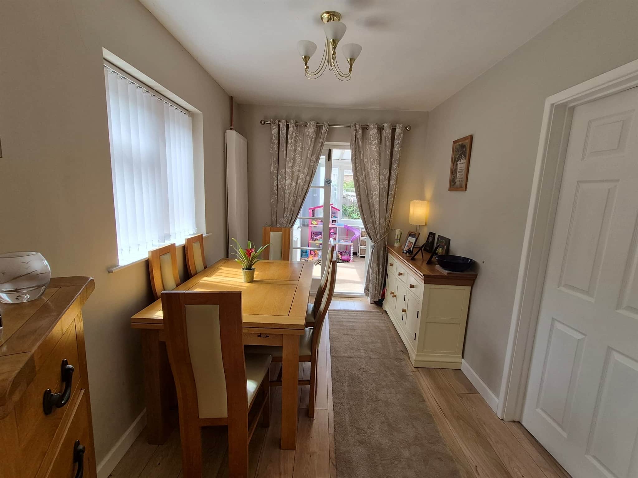 Property at Swinbrook Road, Carterton