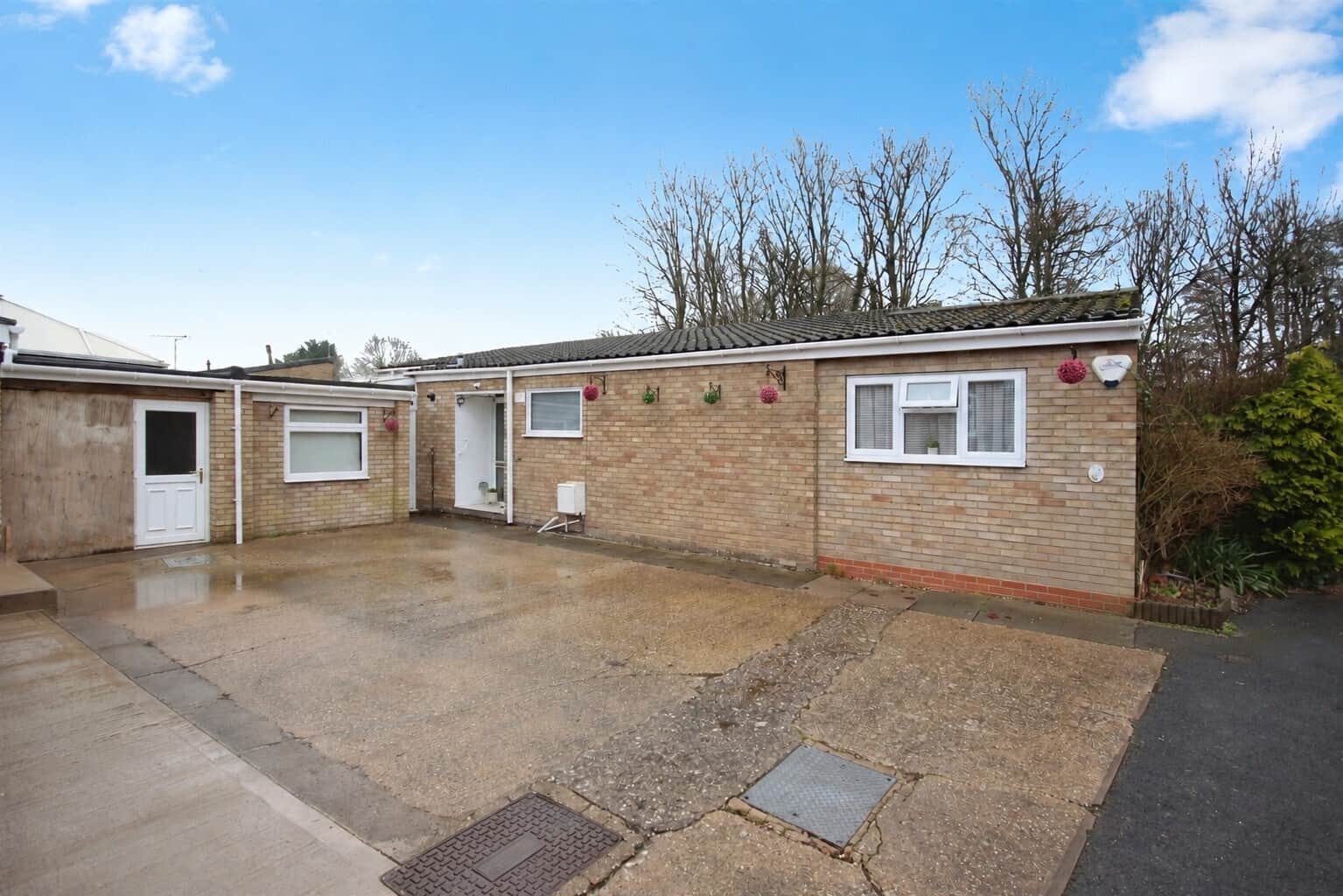 Property at Stidfall Grove, Leamington Spa