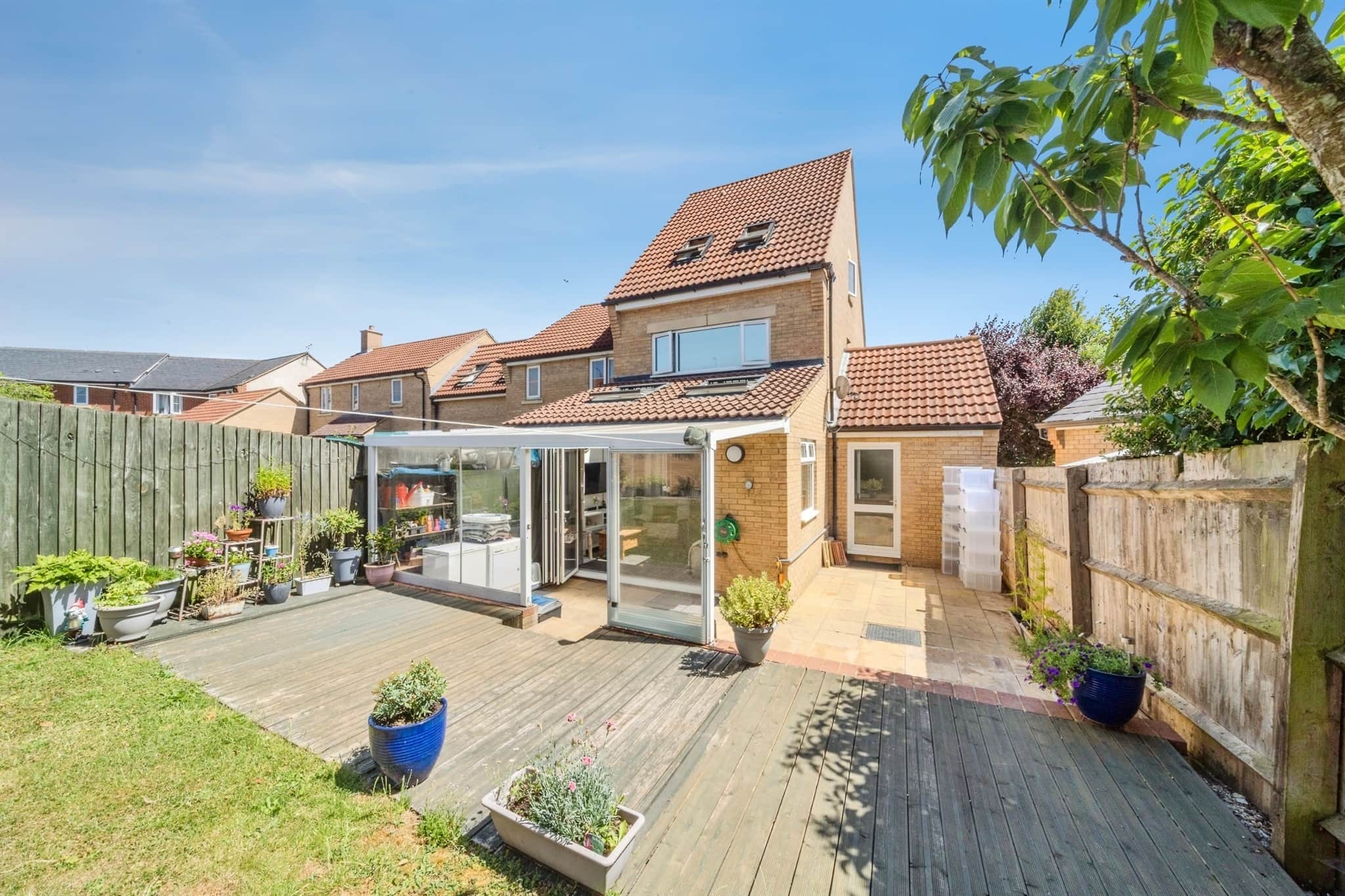 Property at Olivier Row, Oxley Park, Milton Keynes