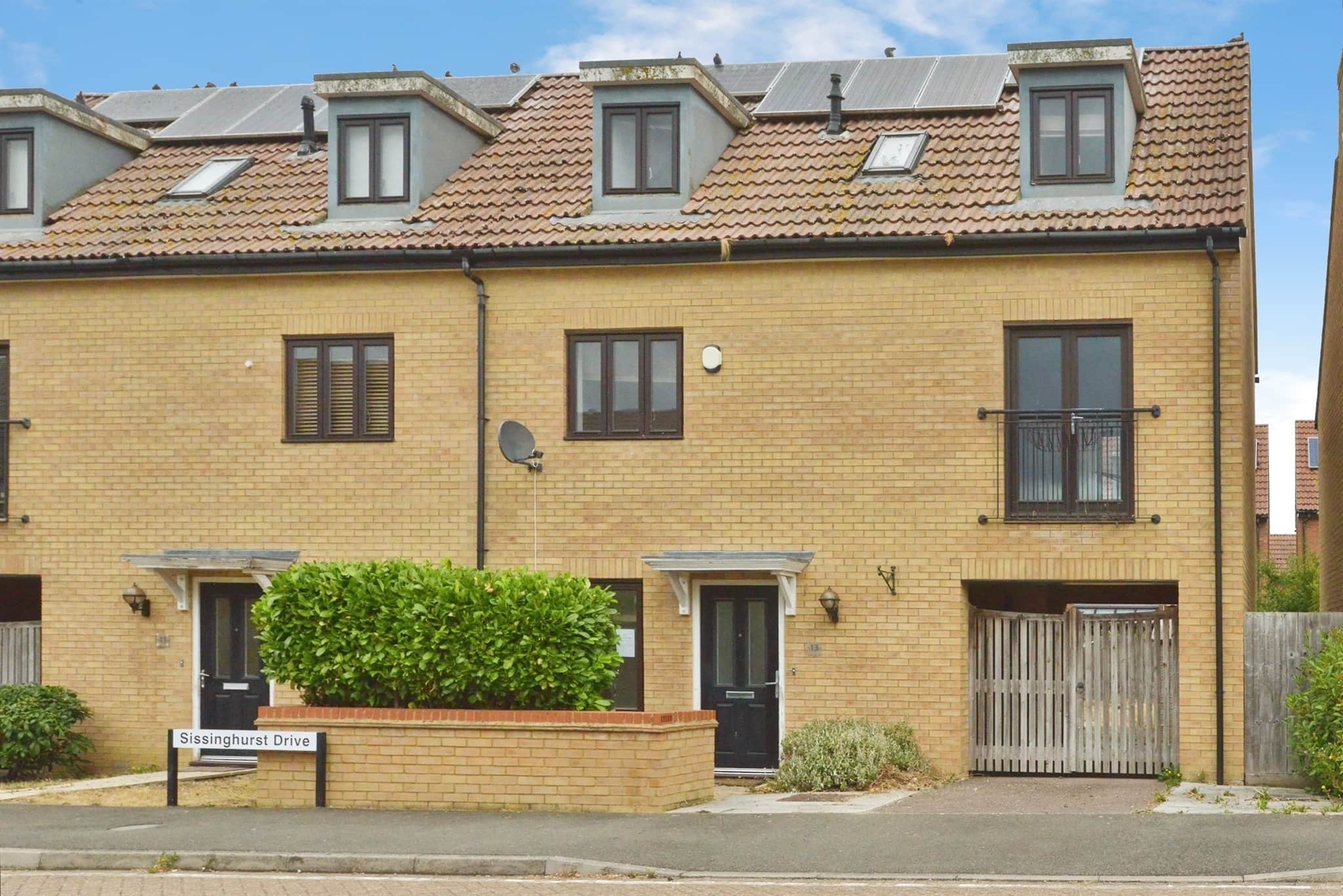 Property at Sissinghurst Drive, Westcroft, Milton Keynes