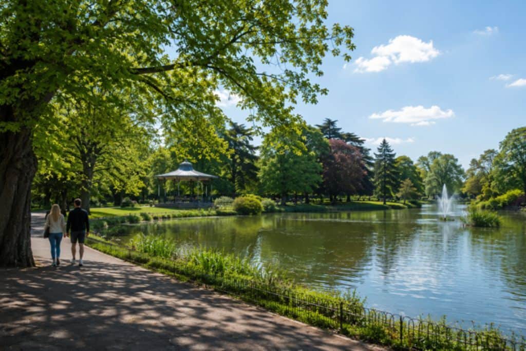 Property at Tamworth Chase, Cheltenham