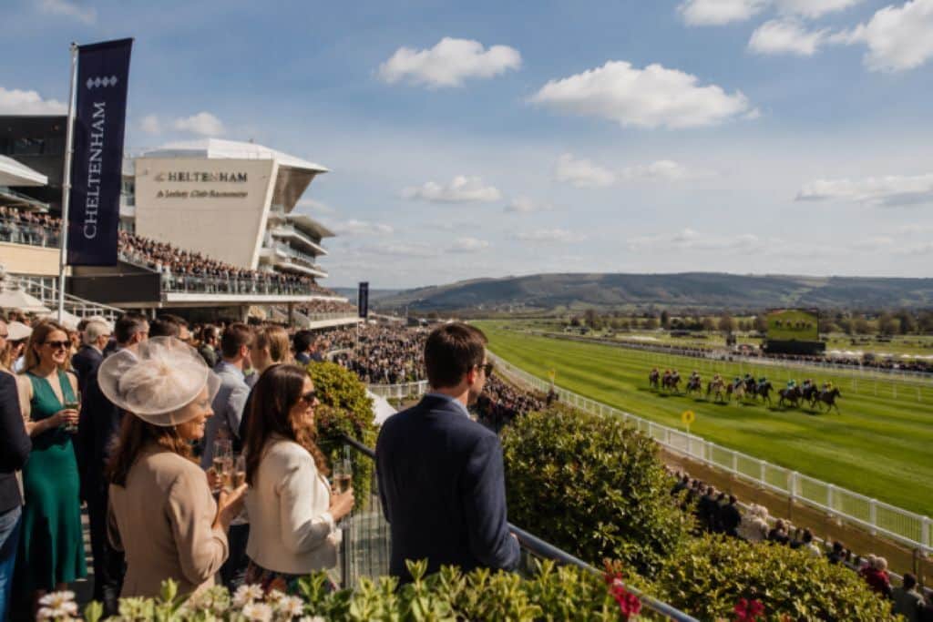 Property at Tamworth Chase, Cheltenham