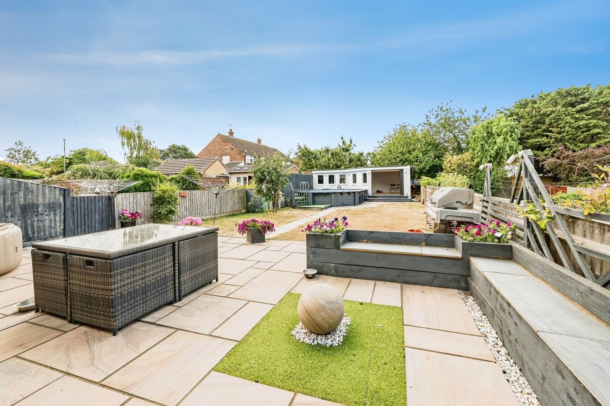 Property at Tring Road, Aylesbury