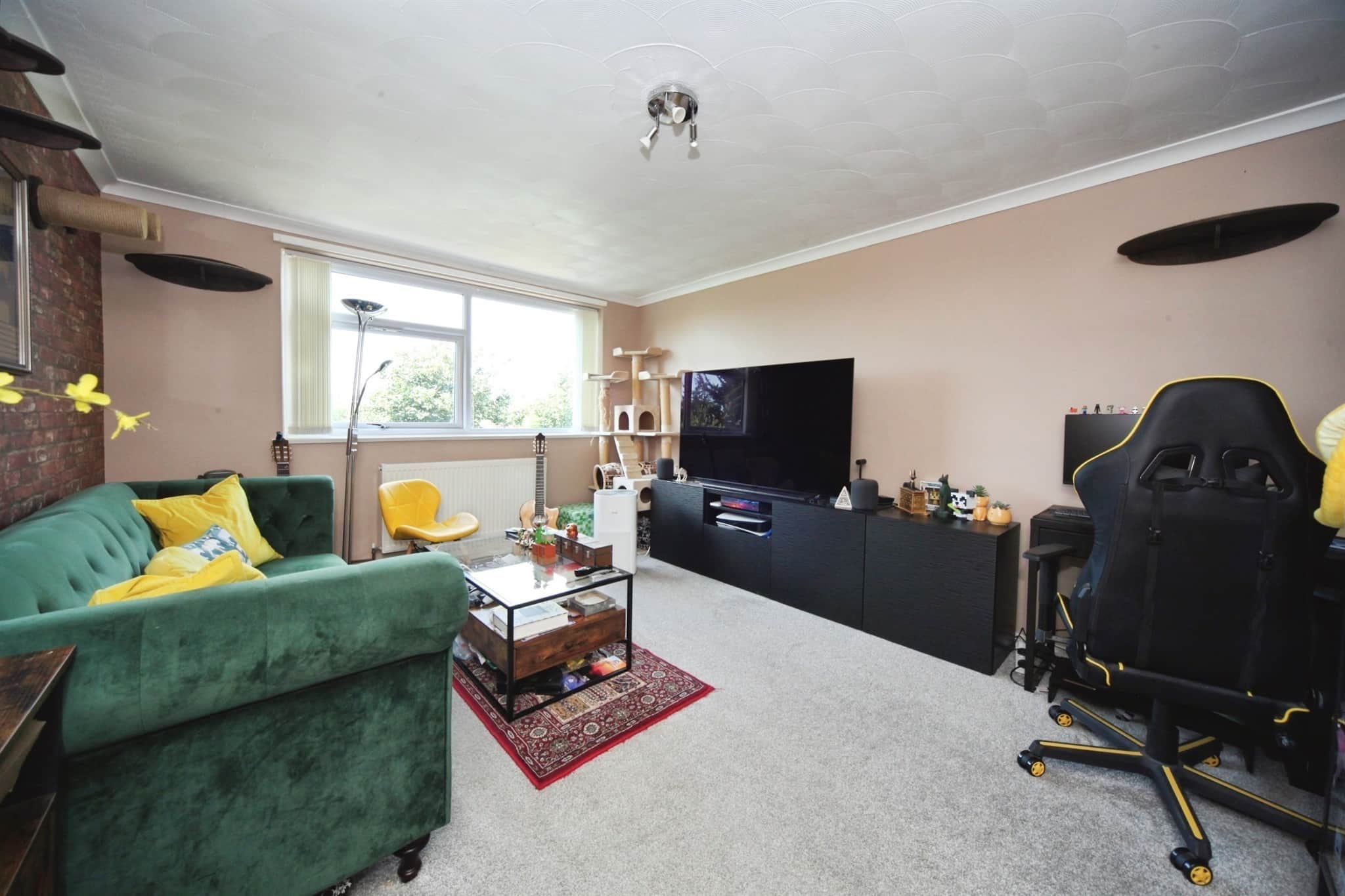 Property at Brendon Avenue, Luton